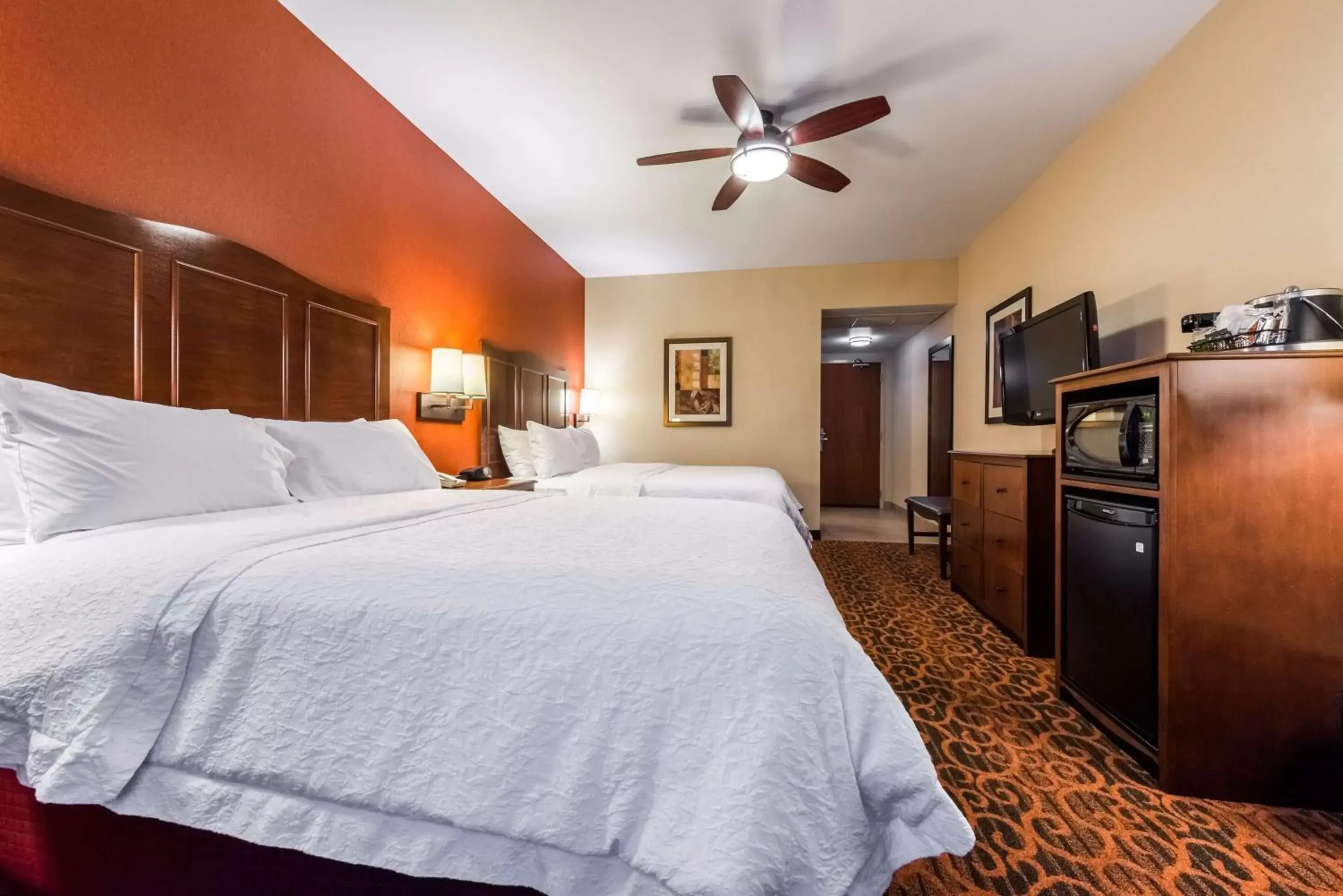 Bedroom, Bed in Hampton Inn & Suites Boulder North