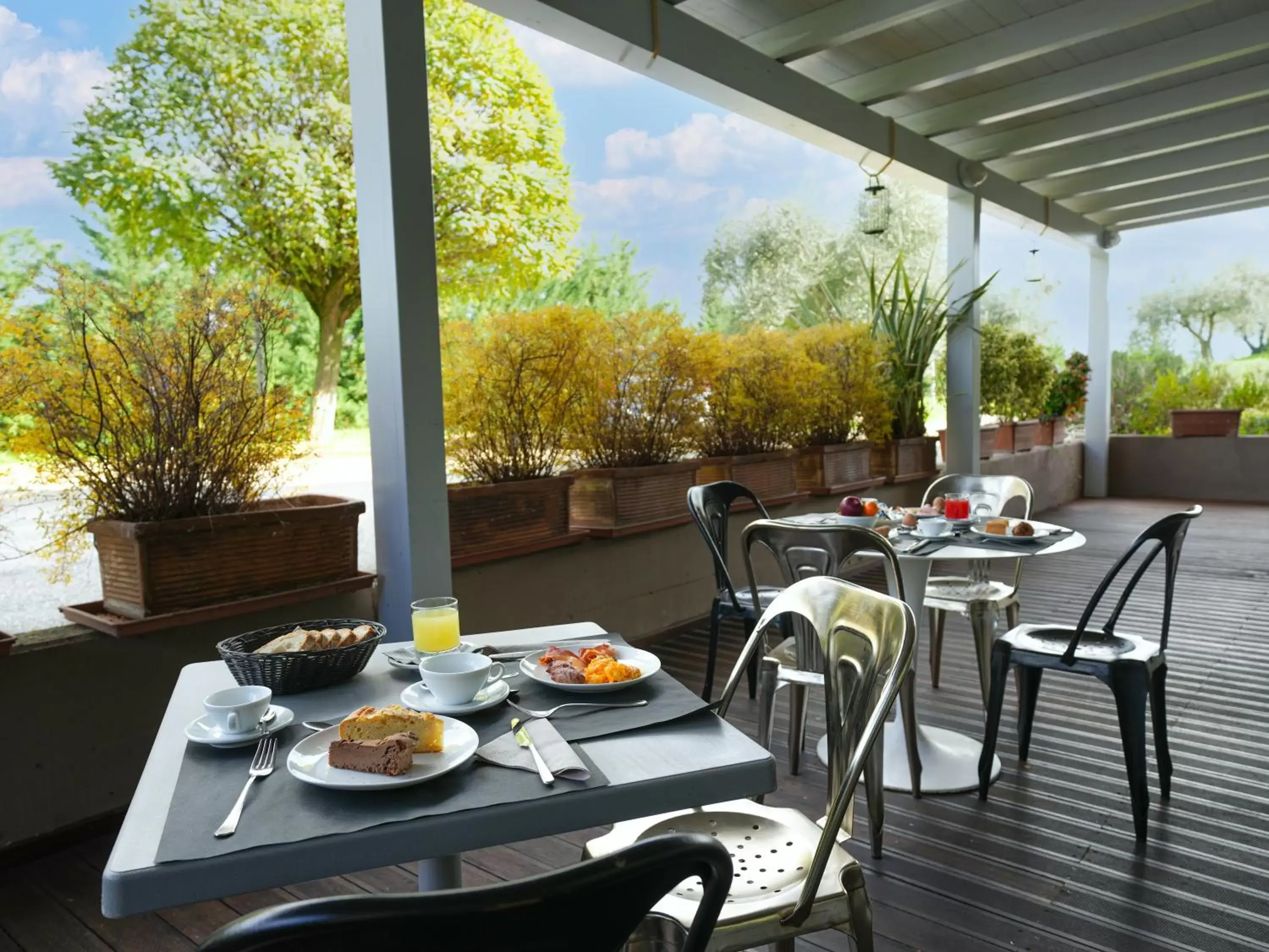 Garden view, Restaurant/Places to Eat in Hotel La Meridiana