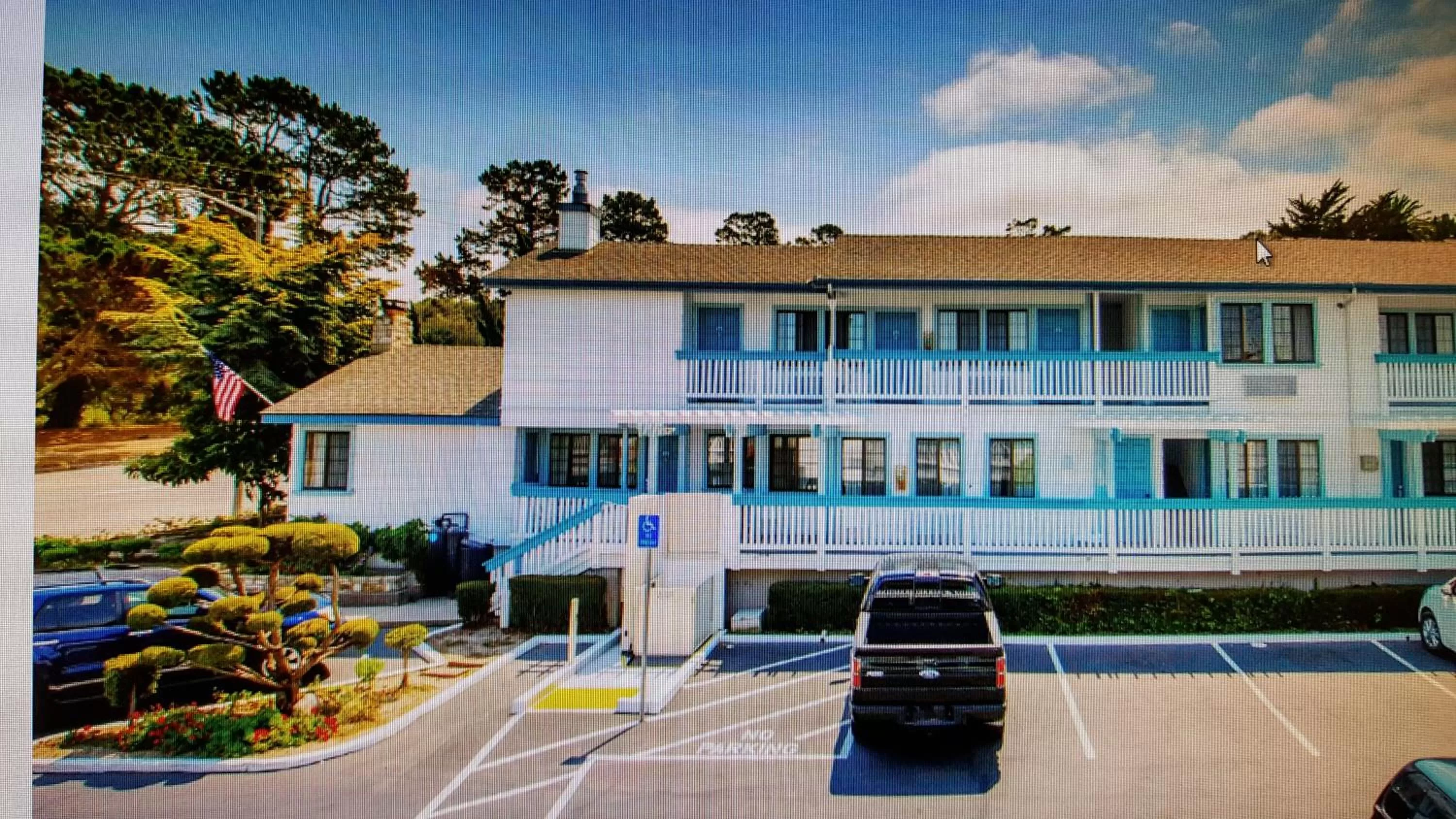 Facade/entrance in Arbor Inn Monterey