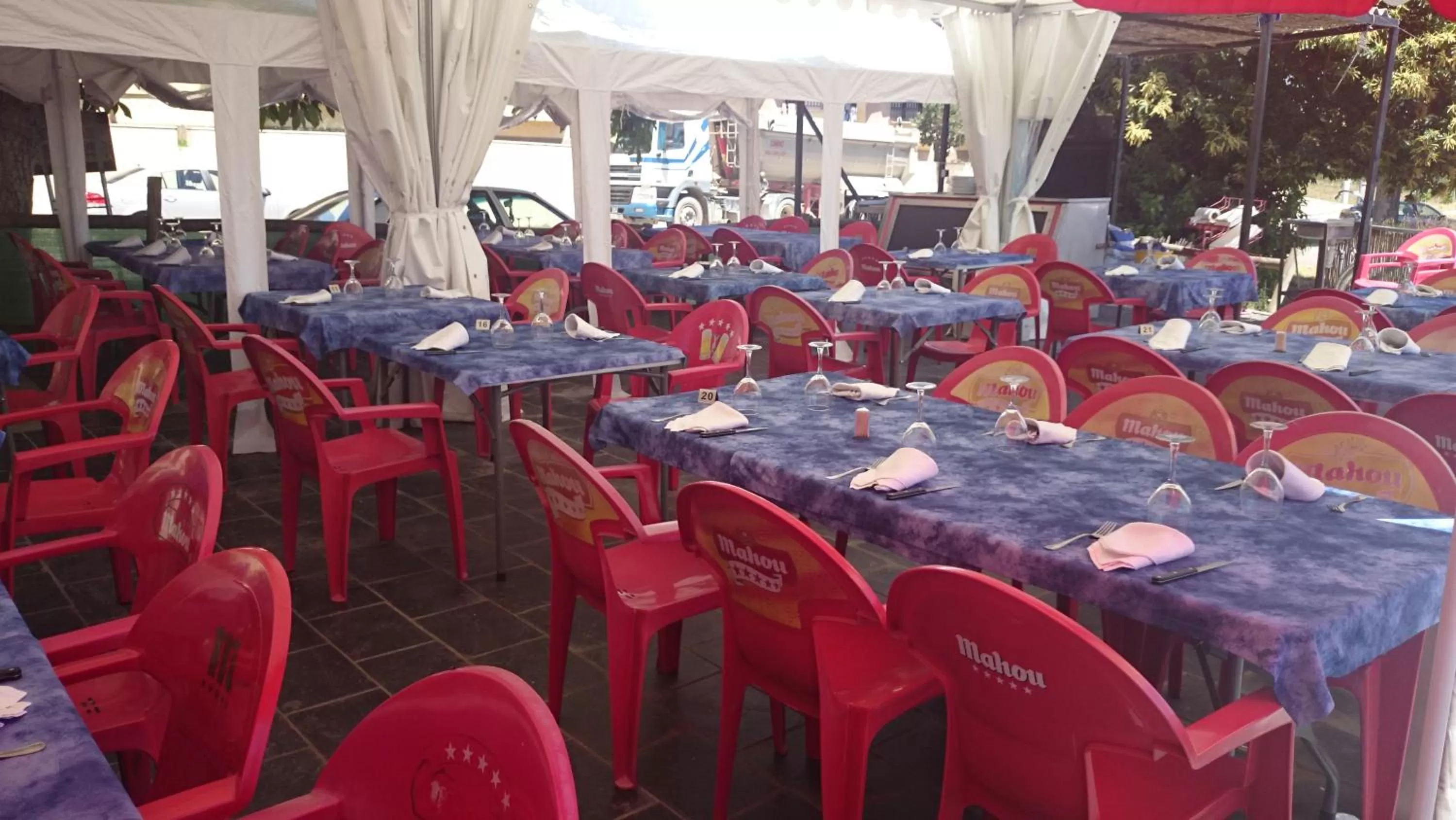 Restaurant/places to eat in Tierra De Lobos