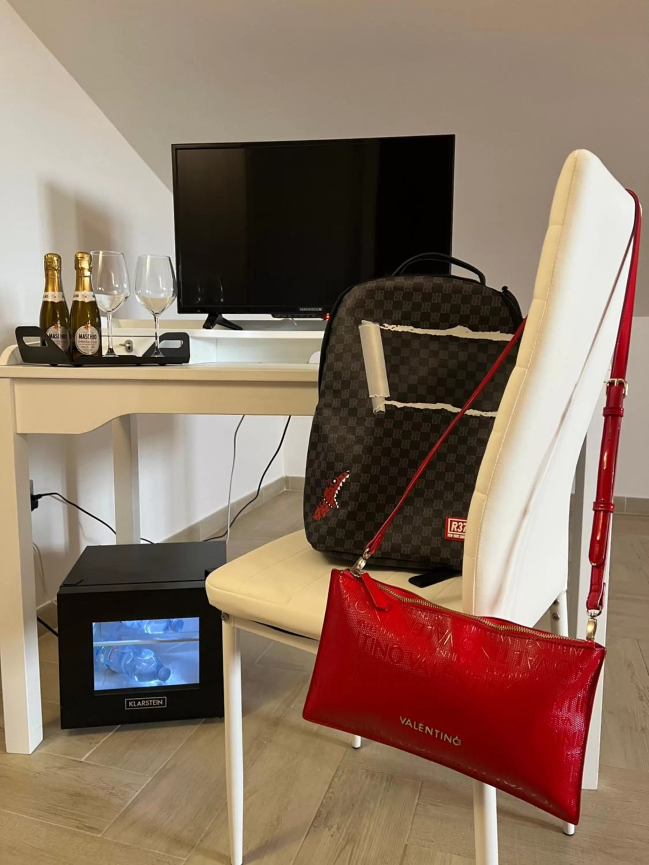 TV/Entertainment Center in Il Tempio Di Giove Suite