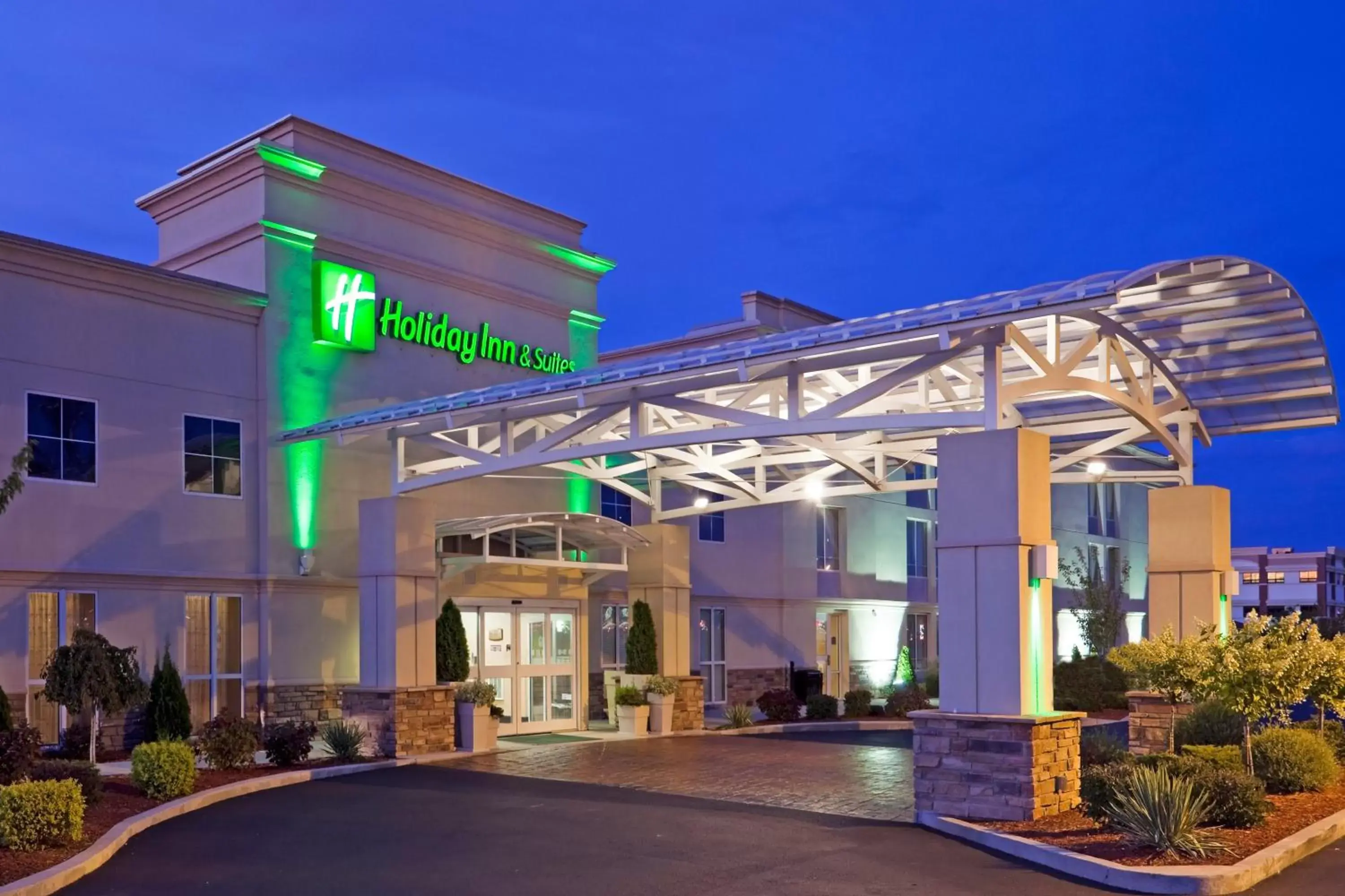 Property Building in Holiday Inn Hotel & Suites Rochester - Marketplace, an IHG Hotel