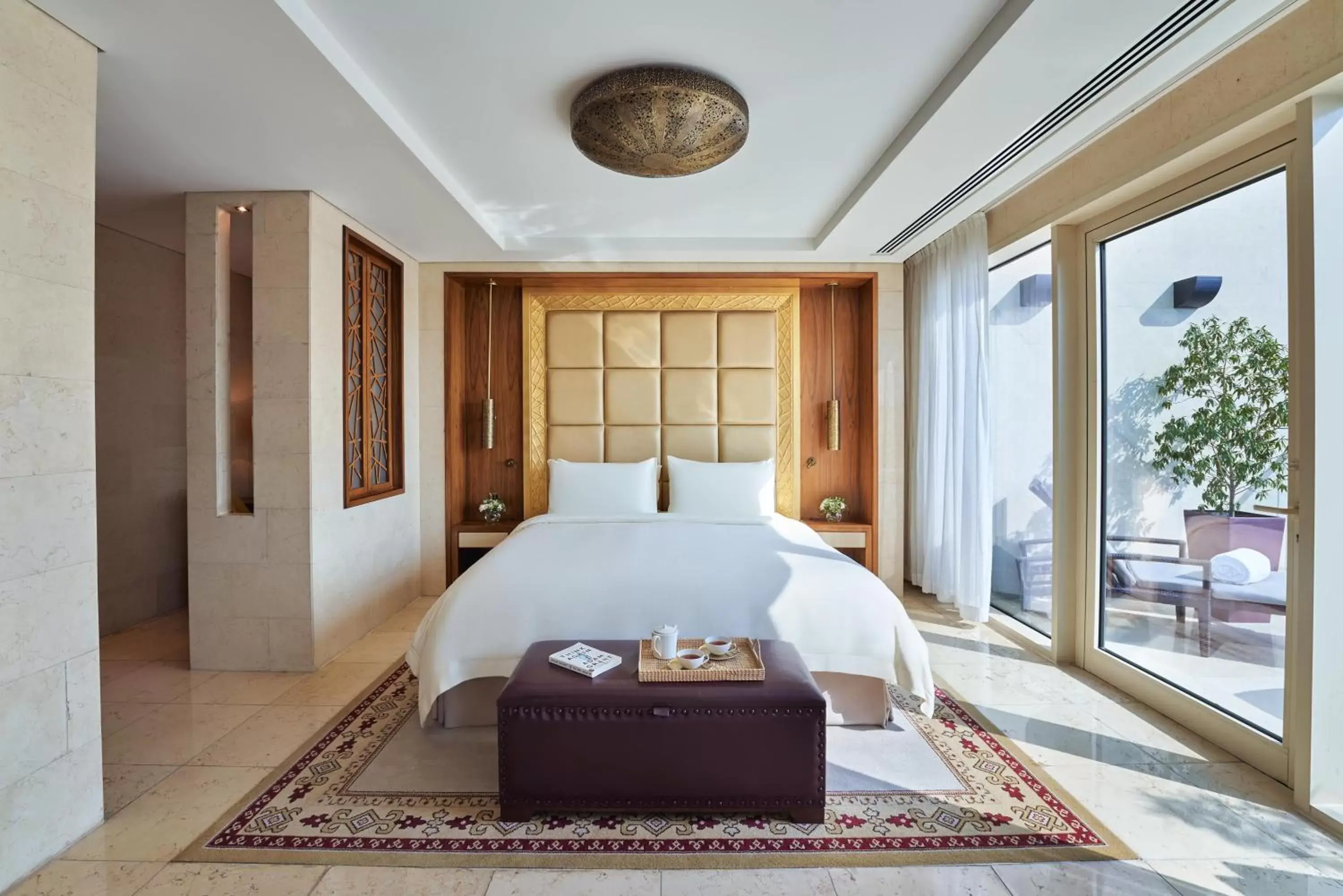 Bedroom, Bed in Raffles Dubai