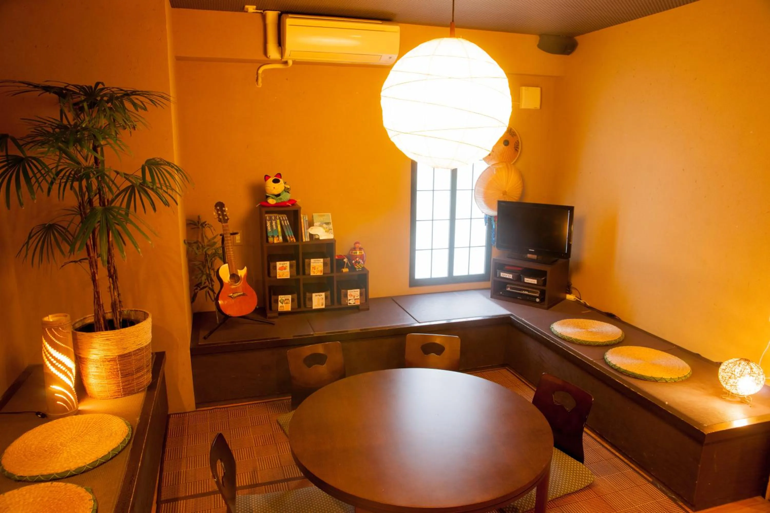 Dining area in K's House Tokyo Oasis - Quality Hostel in Asakusa
