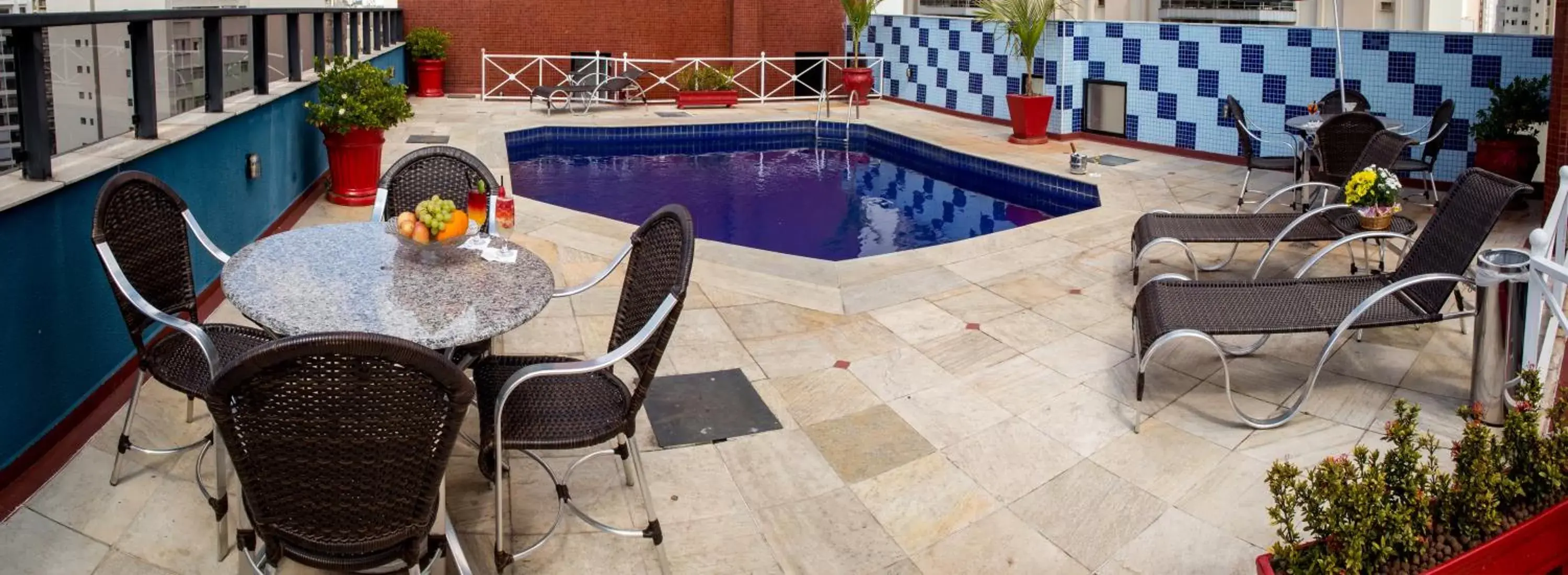 Swimming Pool in Dan Inn Campinas Cambuí - Um Hotel Clássico Em Campinas