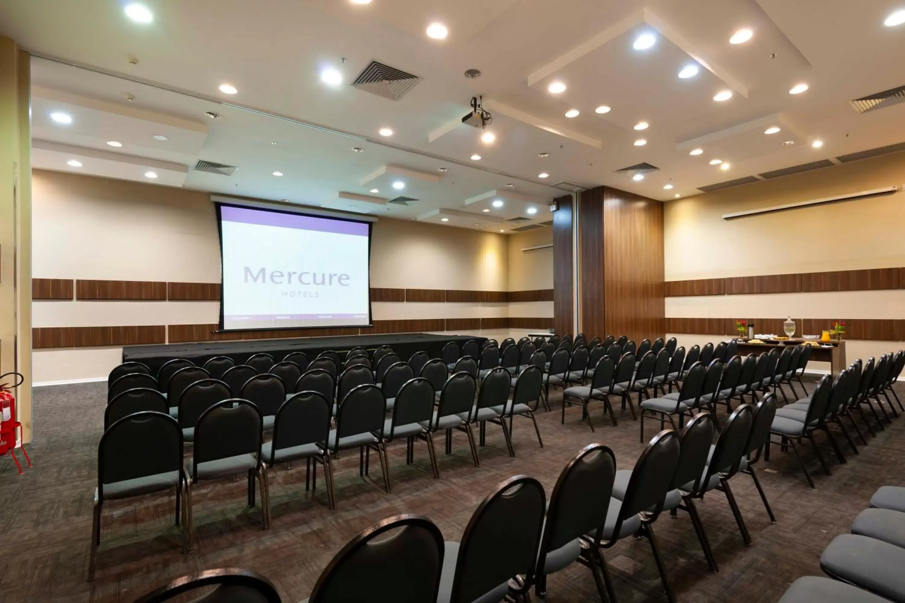 Meeting/conference room in Mercure Rio de Janeiro Nova Iguaçu