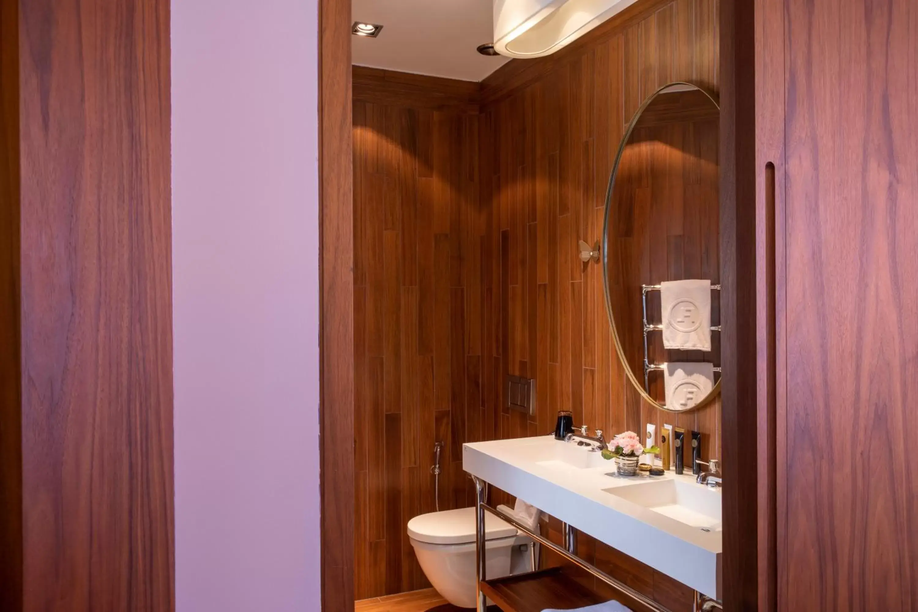 Bathroom in Hotel Maison FL