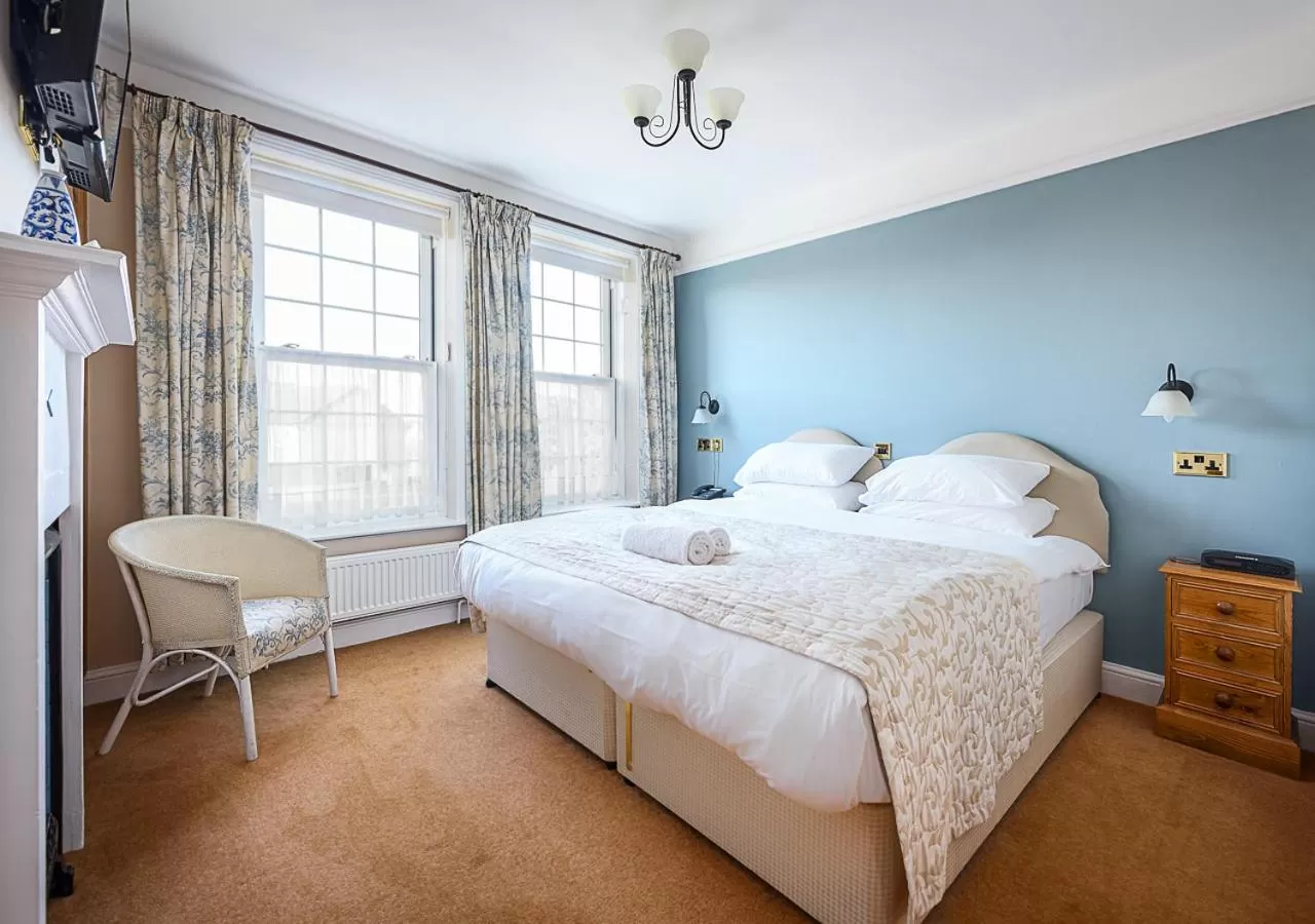 Photo of the whole room, Bed in Sherbourne House