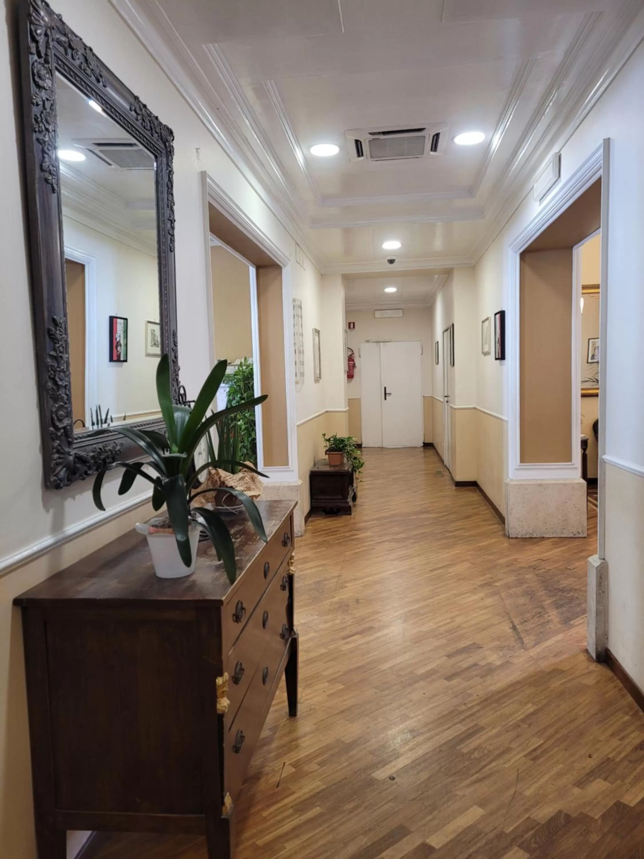 Lobby or reception in Hotel Villa Aricia