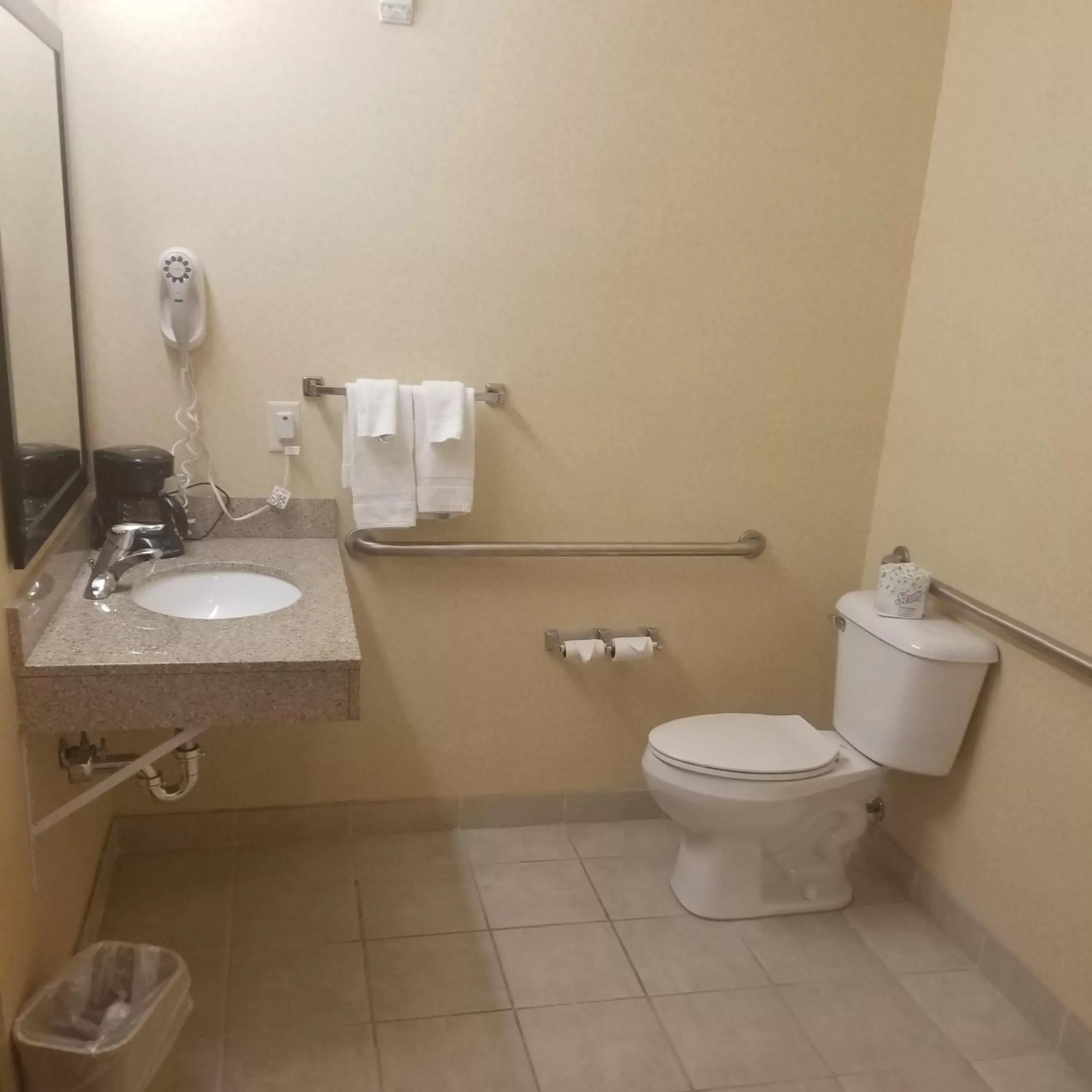 Bathroom in Cobblestone Suites - Ripon
