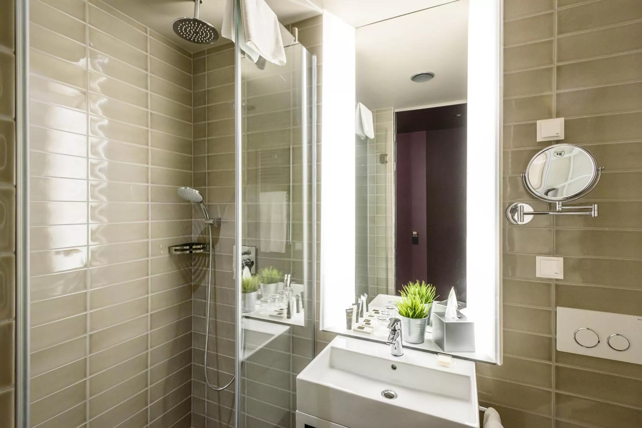 Bathroom in Hotel Moments Budapest by Continental Group