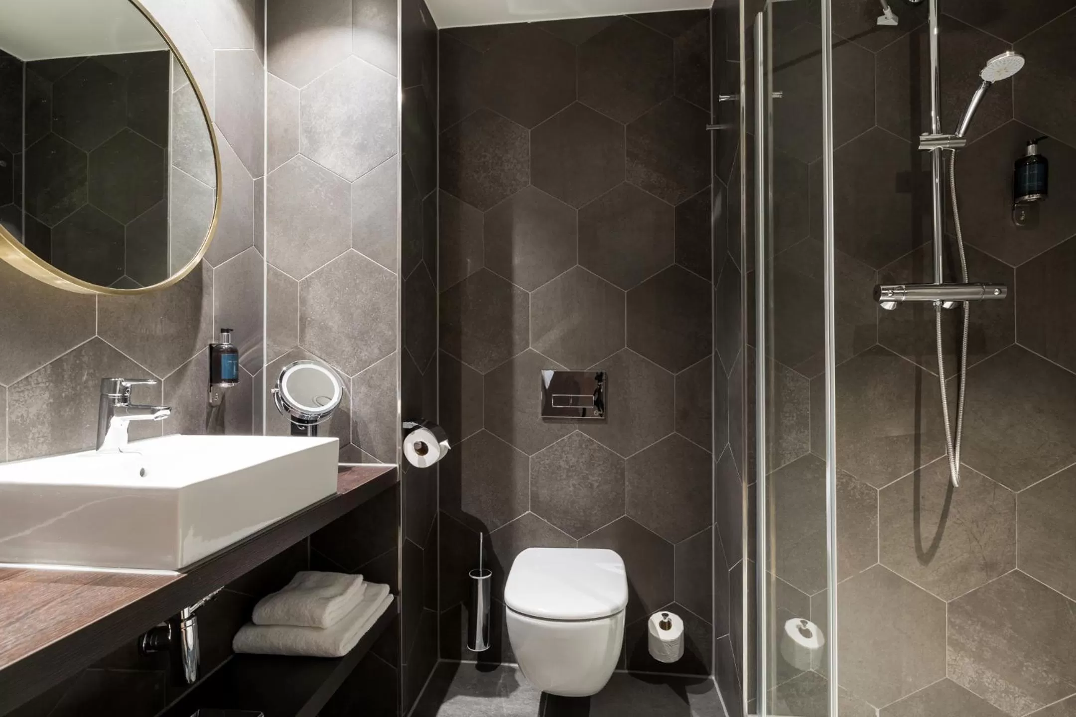 Shower in The James Rotterdam