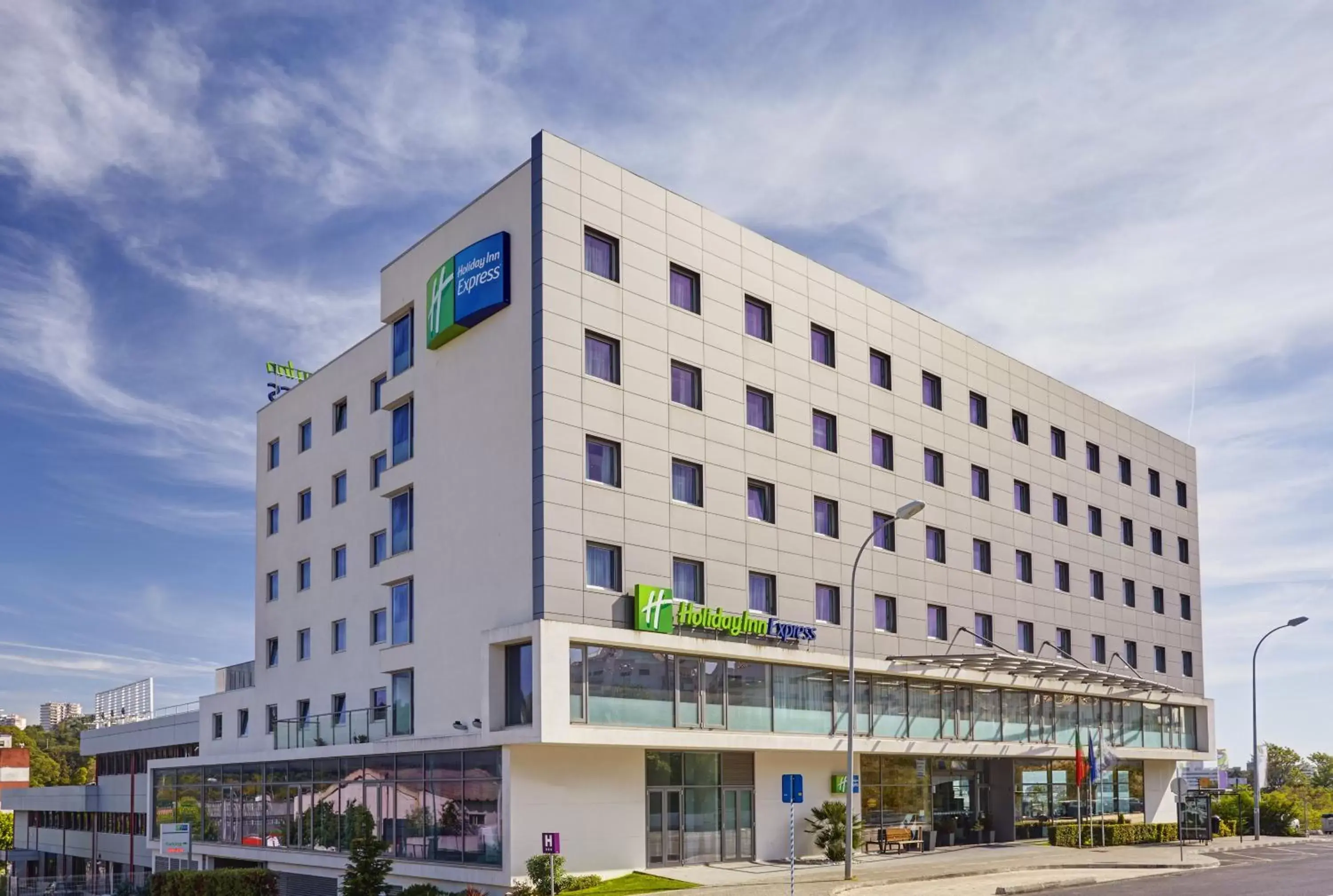 Property Building in Holiday Inn Express Lisbon Alfragide, an IHG Hotel