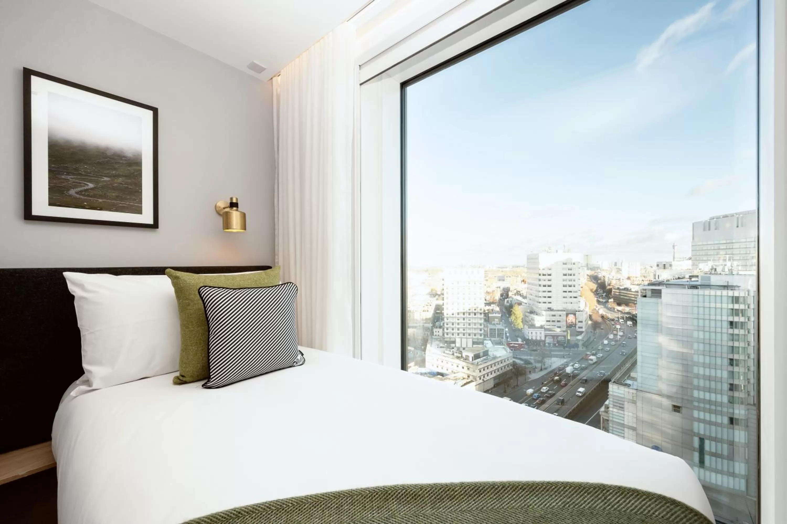 City view, Bed in Wilde Aparthotels London Paddington