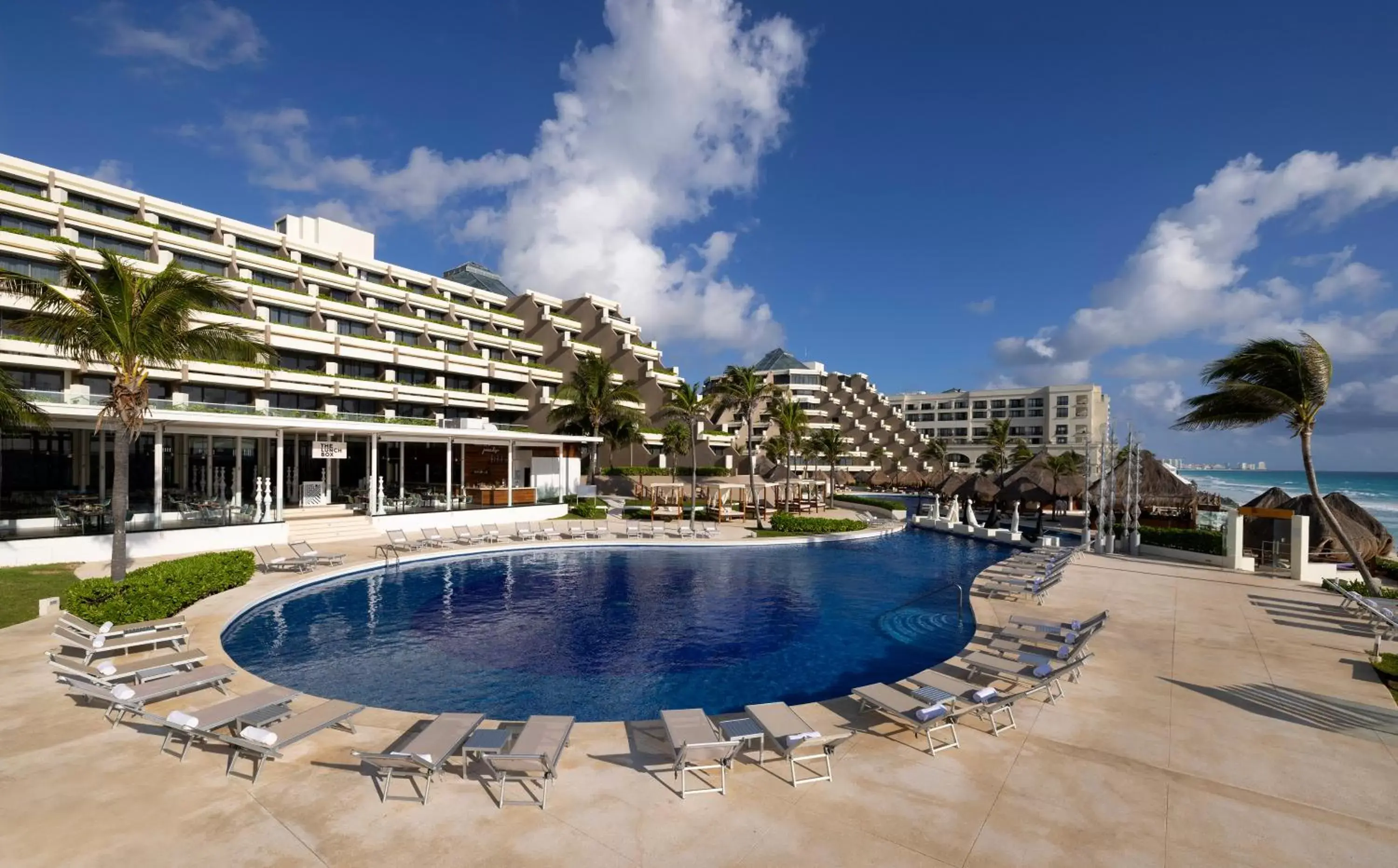 Swimming Pool in Paradisus Cancun All Inclusive