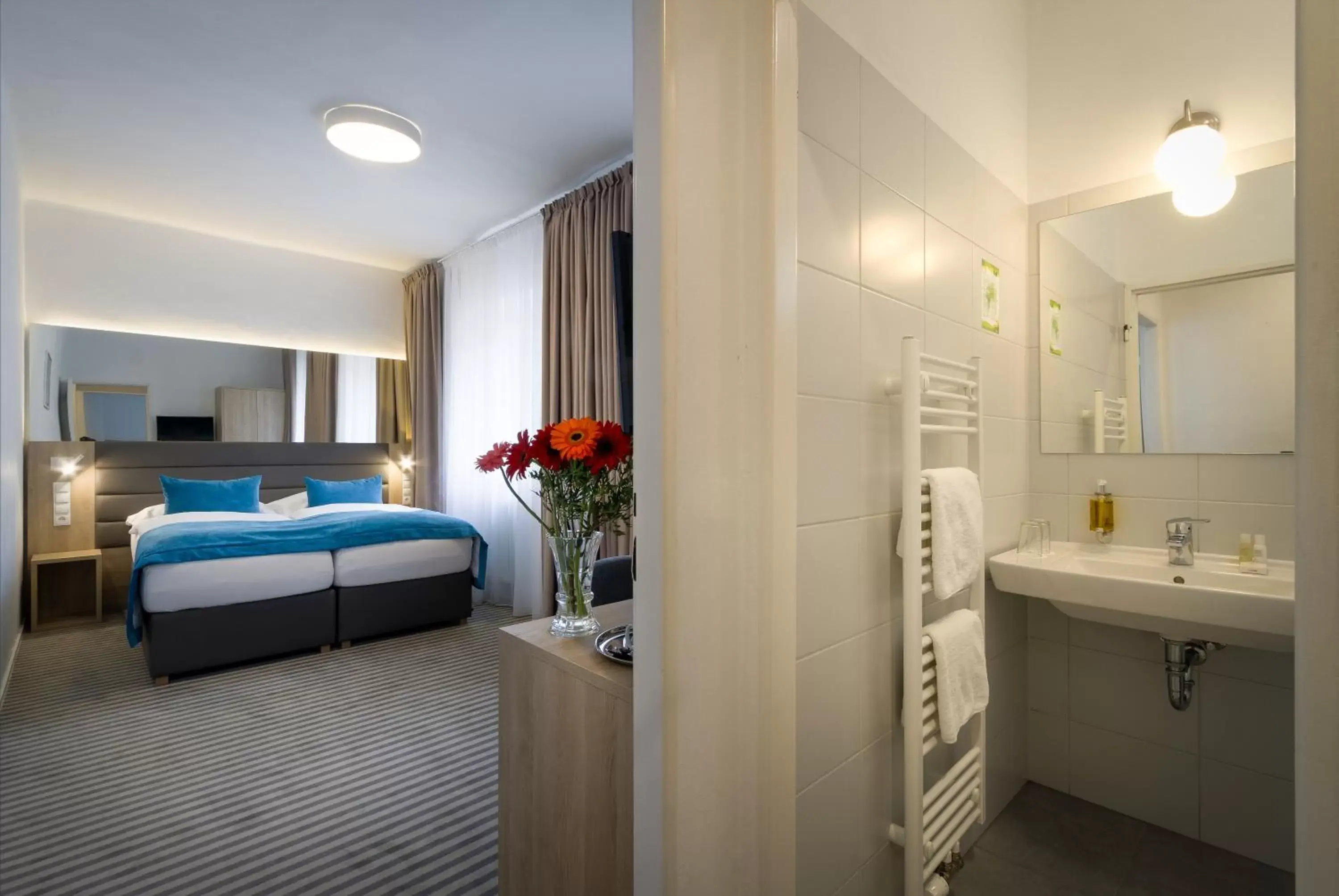 Bedroom, Bathroom in Hotel White Lion