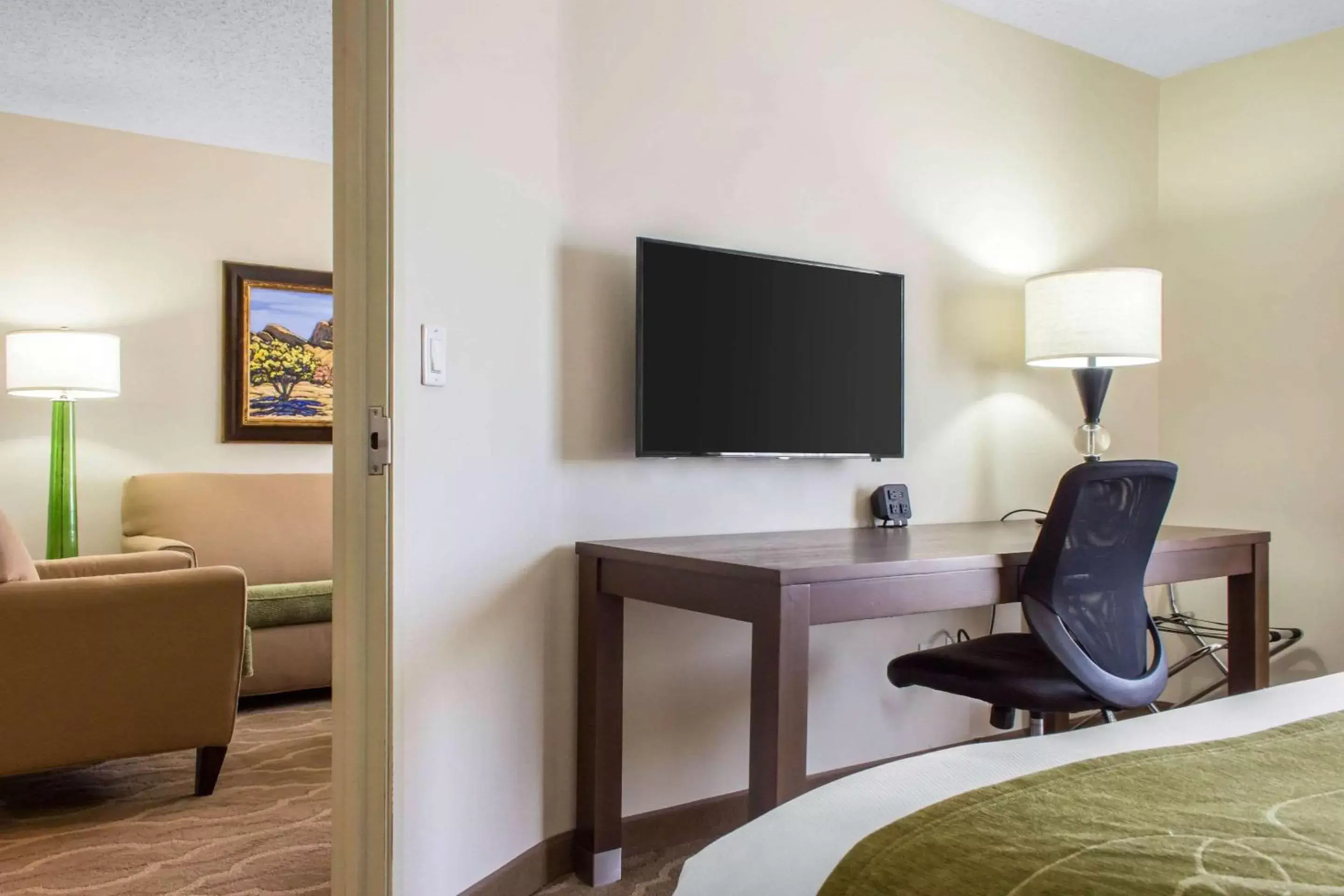 TV and multimedia, TV/Entertainment Center in Comfort Suites at Tucson Mall