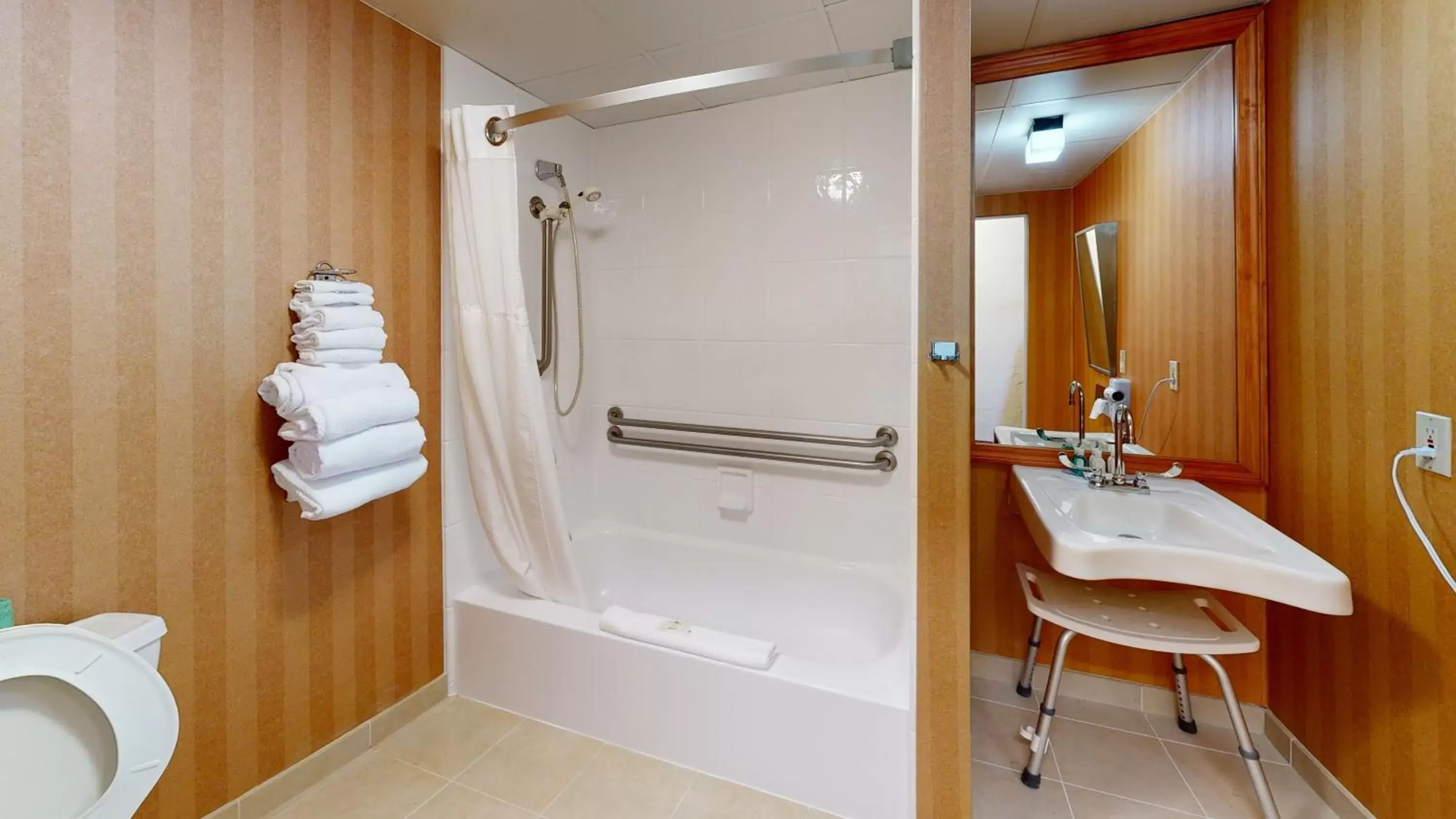 Bathroom in Bangor Suites Airport Hotel