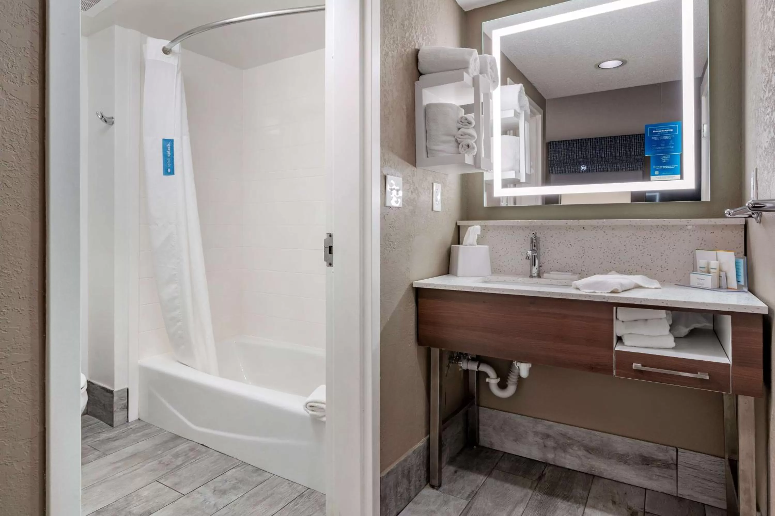 Bathroom in Hampton Inn & Suites Louisville East