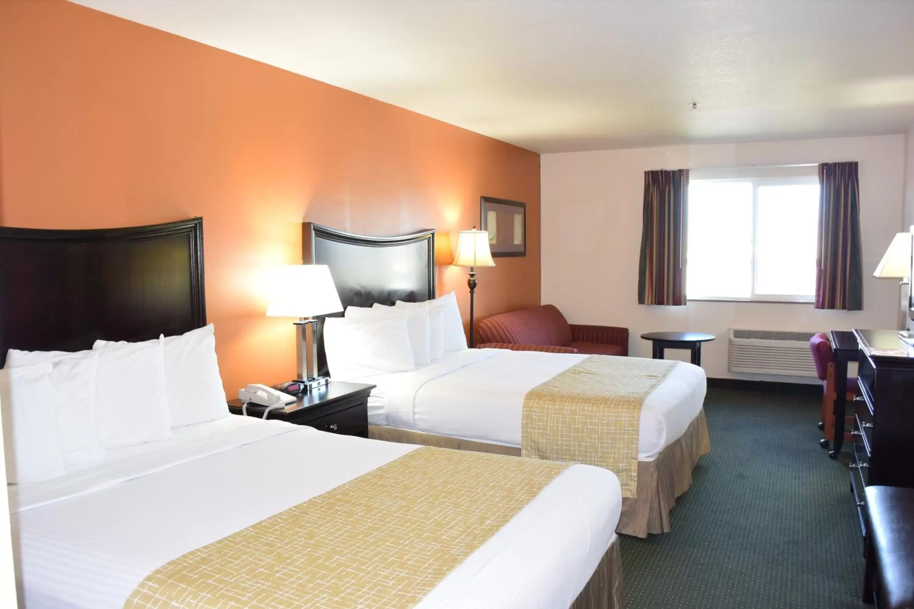 Photo of the whole room, Bed in Travelodge by Wyndham, Newberg