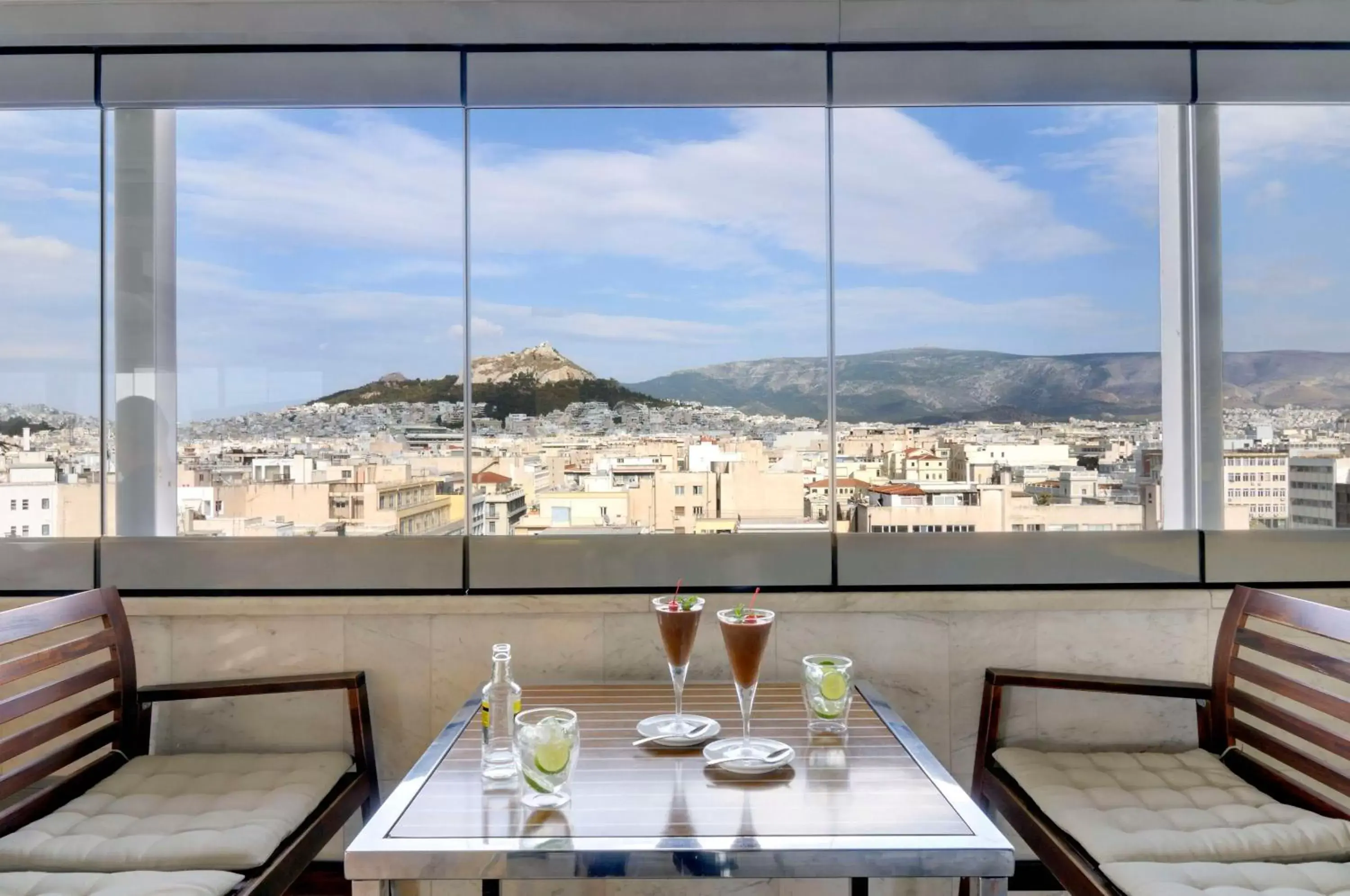 Lounge or bar in Dorian Inn - Sure Hotel Collection by Best Western Lounge or bar in Dorian Inn - Sure Hotel Collection by Best Western