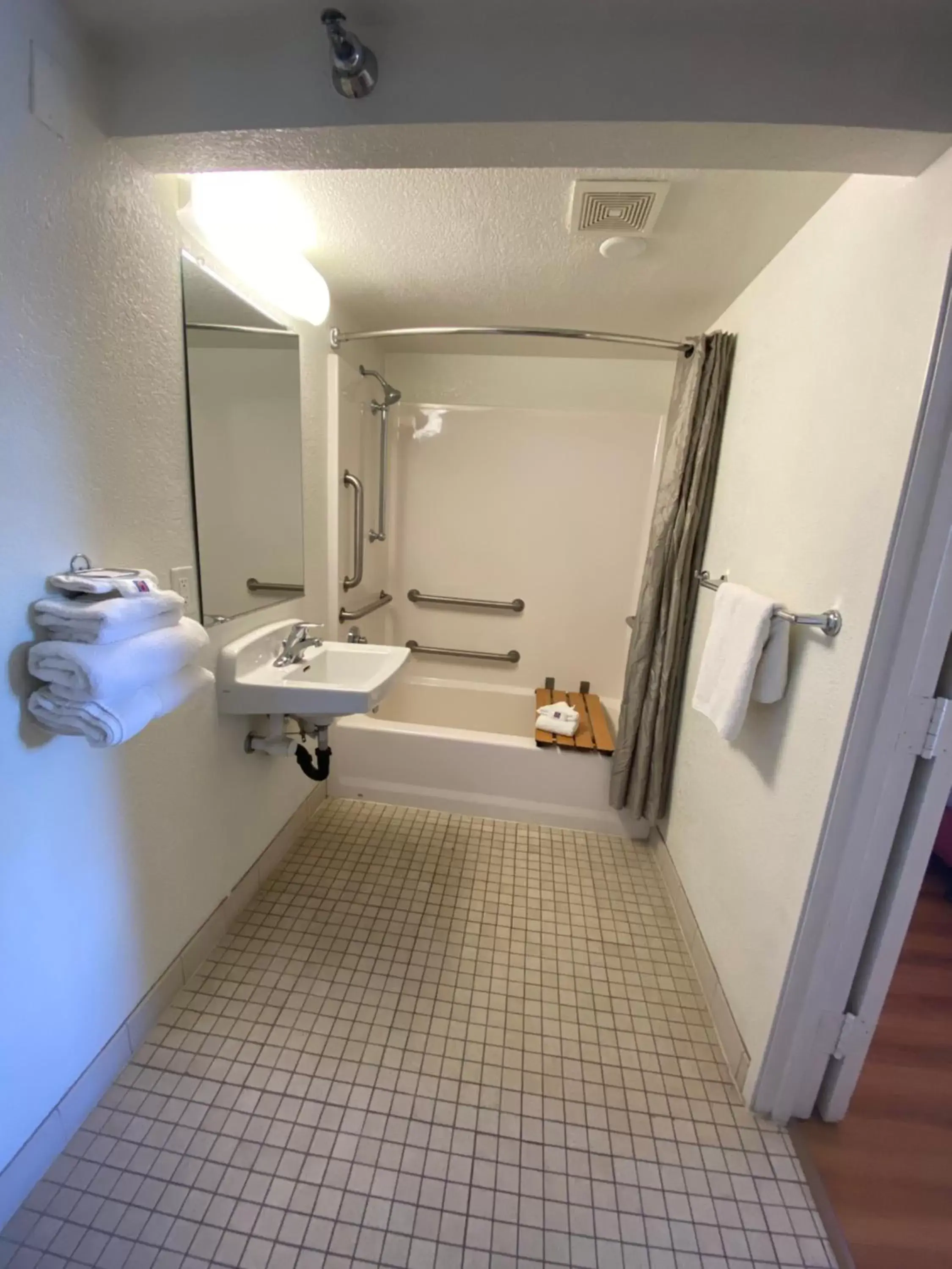 Bathroom in Motel 6-Flagstaff, AZ - West - Woodland Village