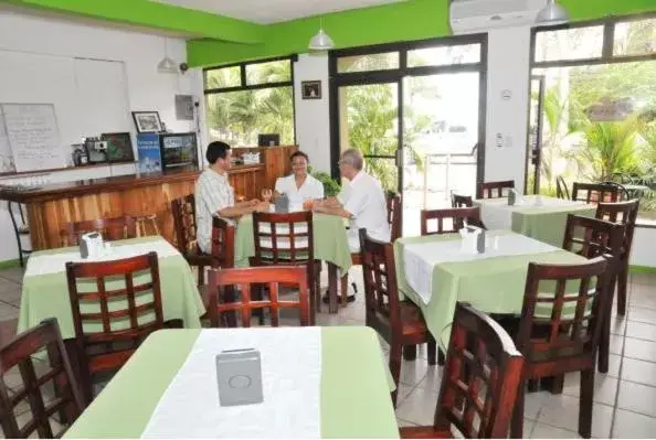 Restaurant/Places to Eat in Hotel Santa Ana Liberia Airport