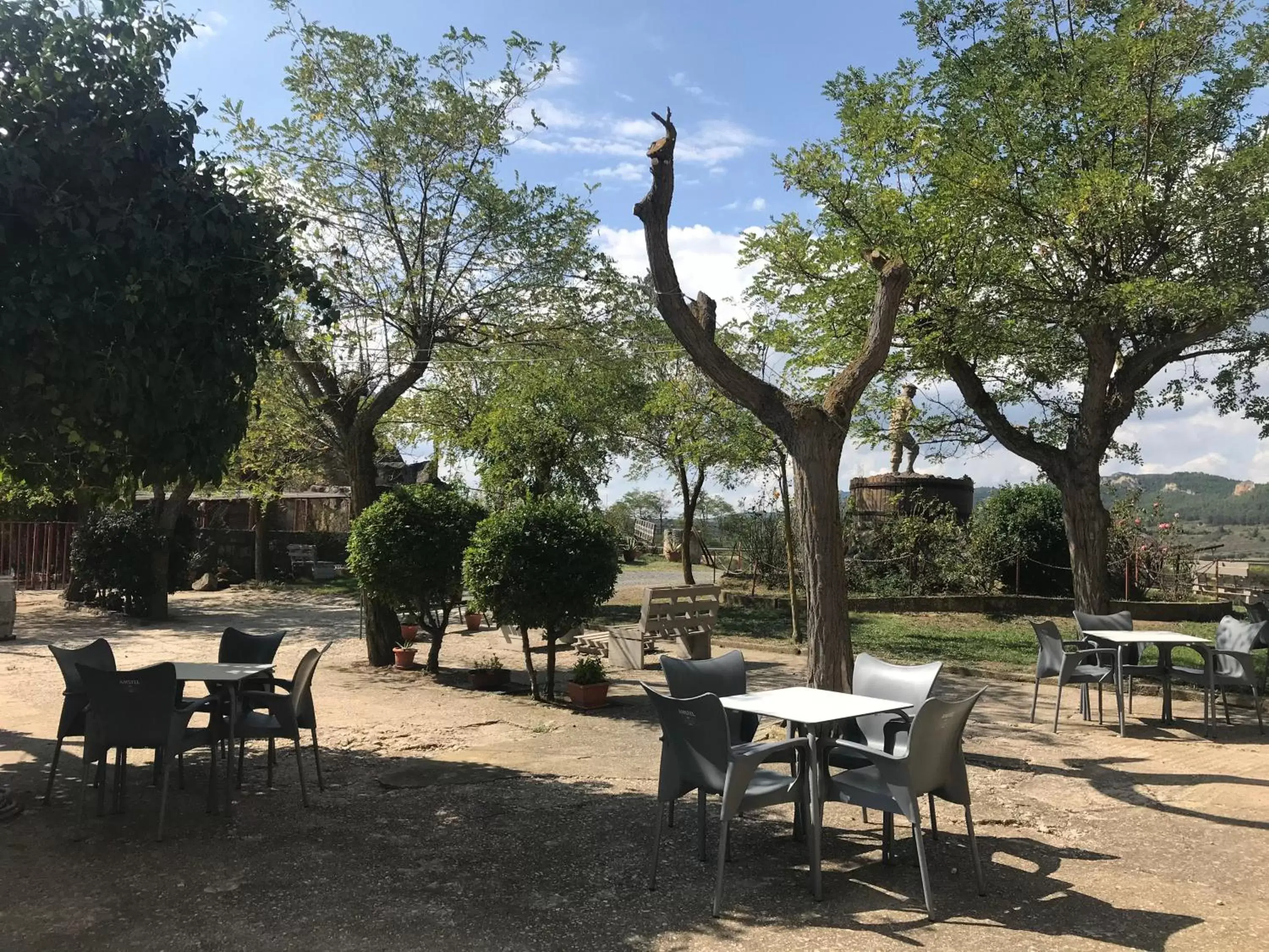 Garden, Restaurant/Places to Eat in Portal De La Rioja