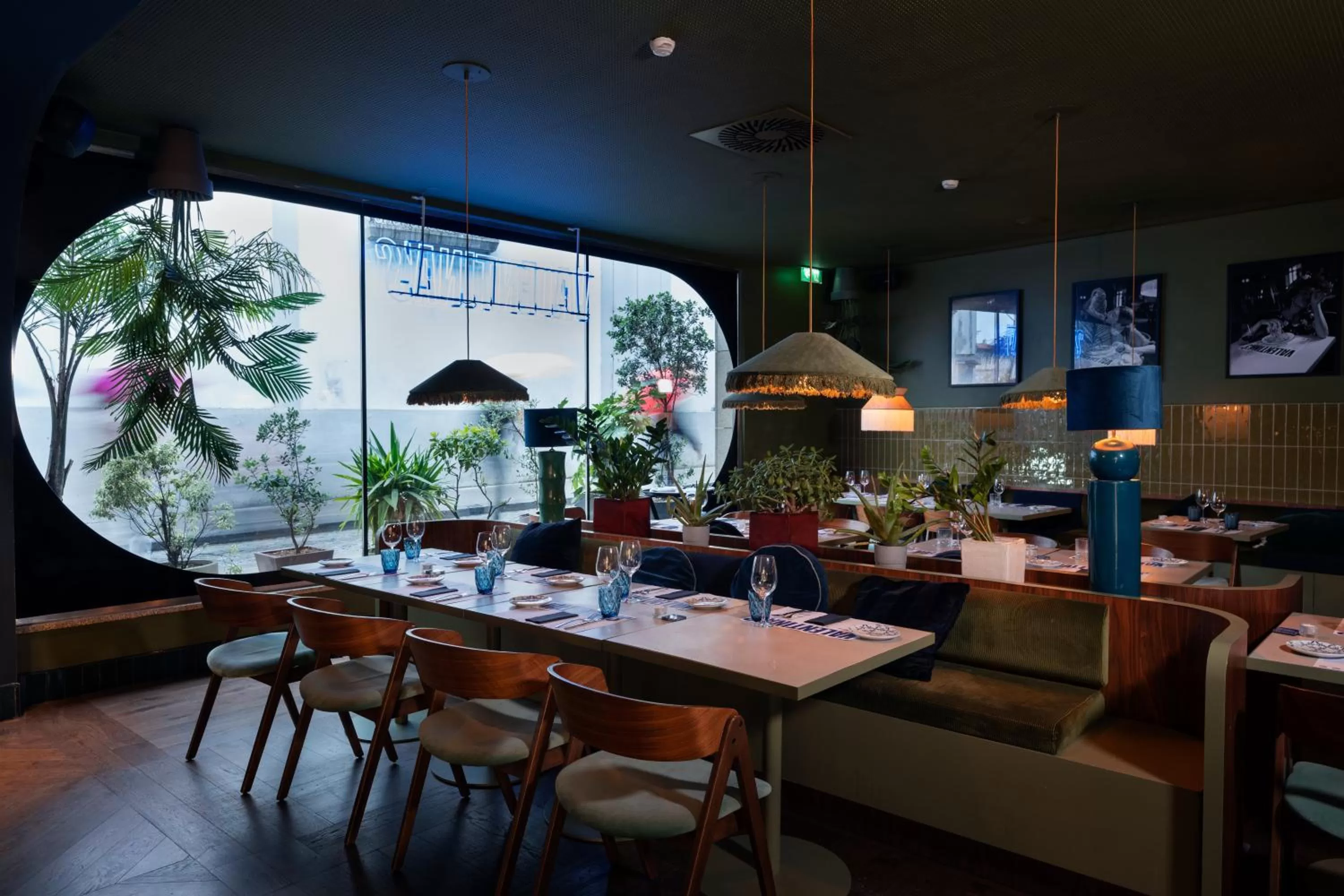 Restaurant/places to eat in chic&basic Gravity