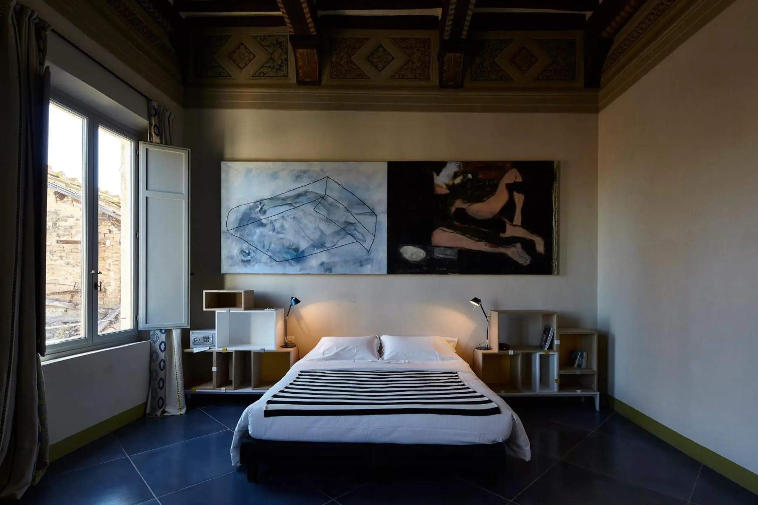 Bed in Palazzetto Rosso - Art Hotel