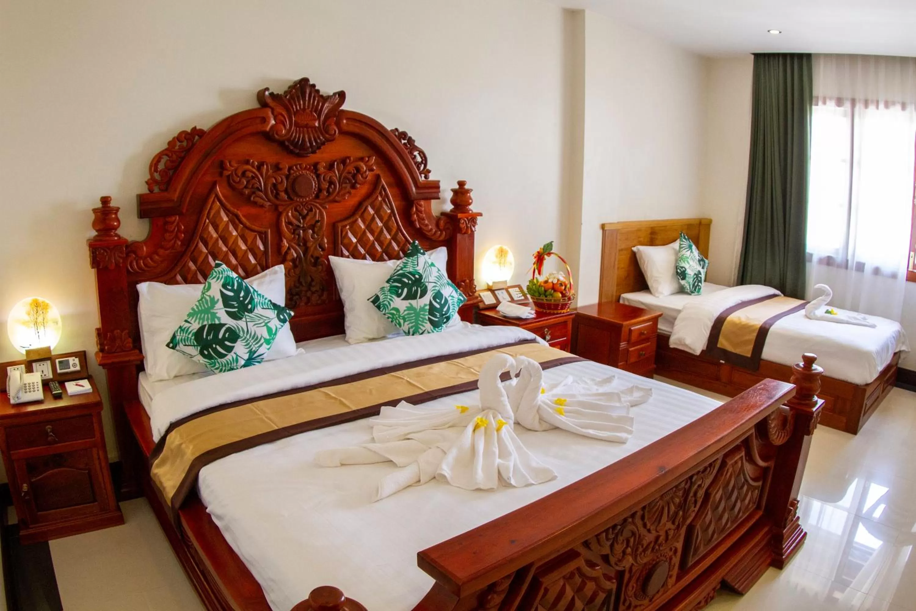 Living room, Bed in Kampong Thom Palace Hotel