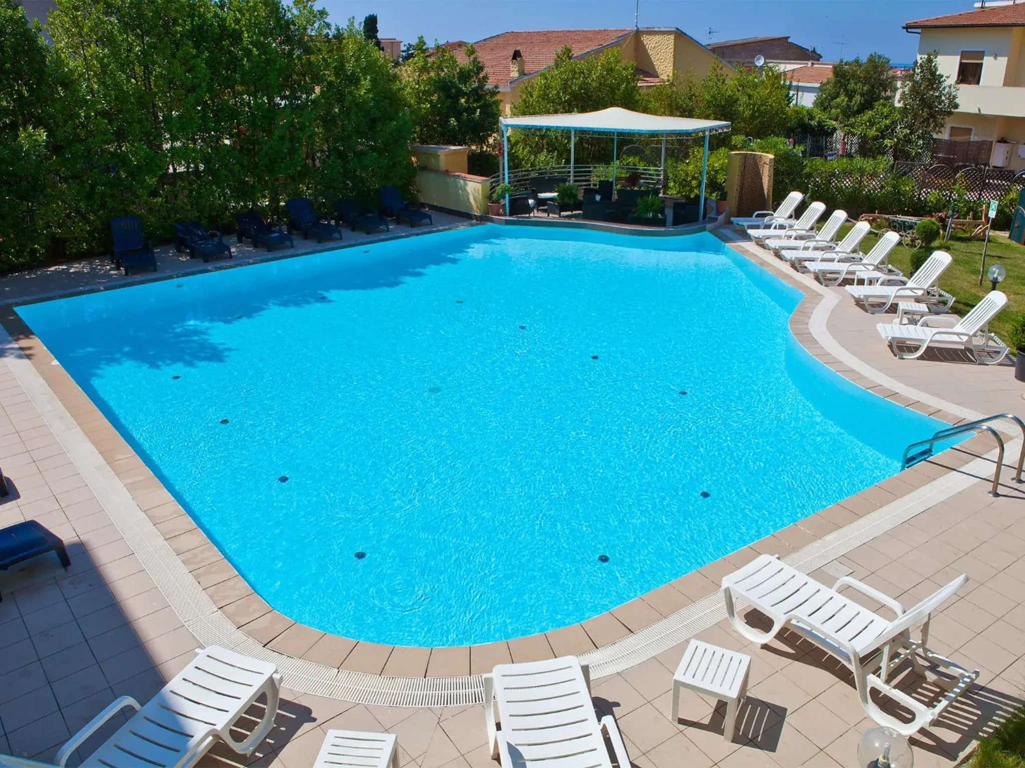 Facade/entrance, Swimming Pool in Hotel Ariadimari