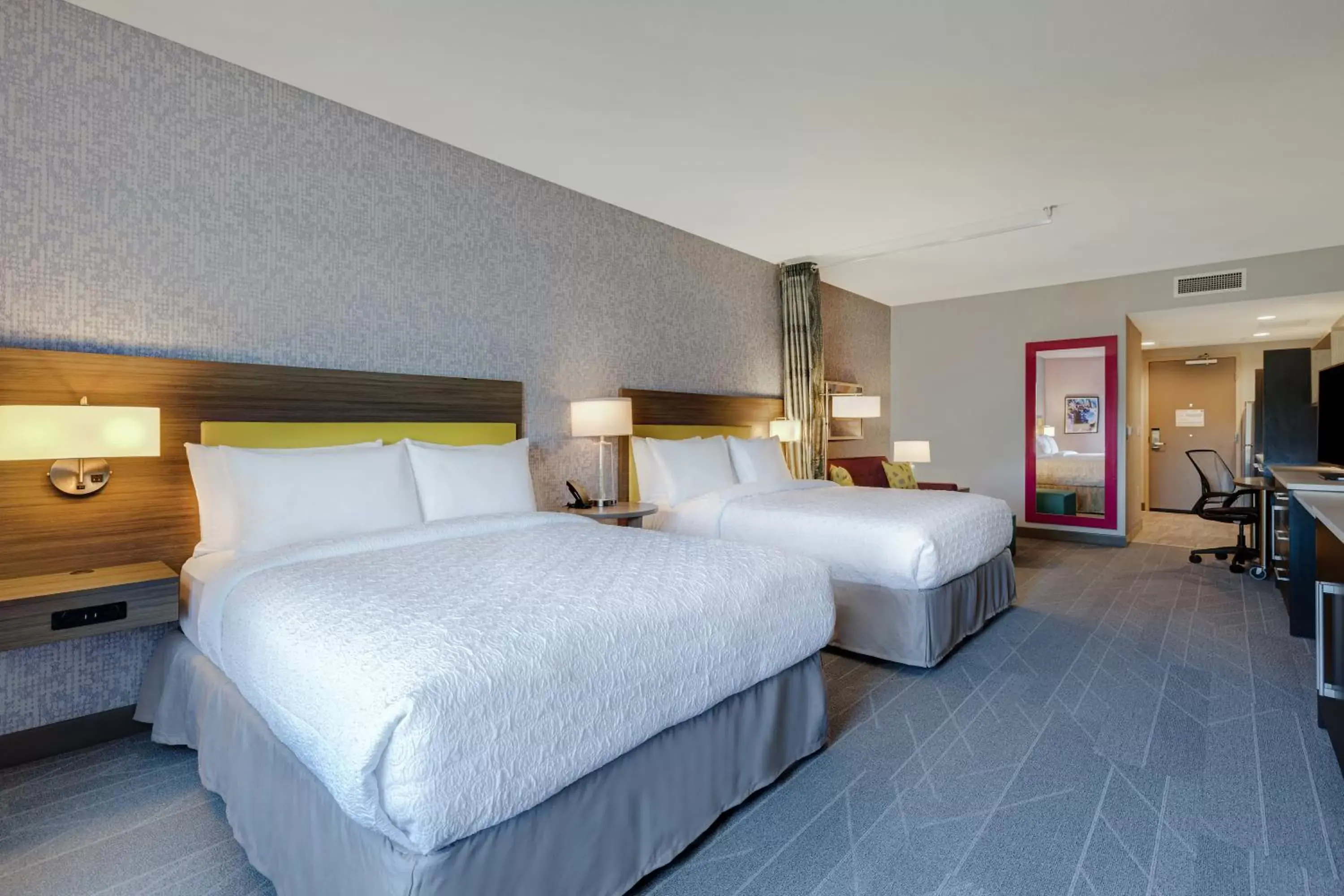 Bed in Home2 Suites By Hilton Petaluma