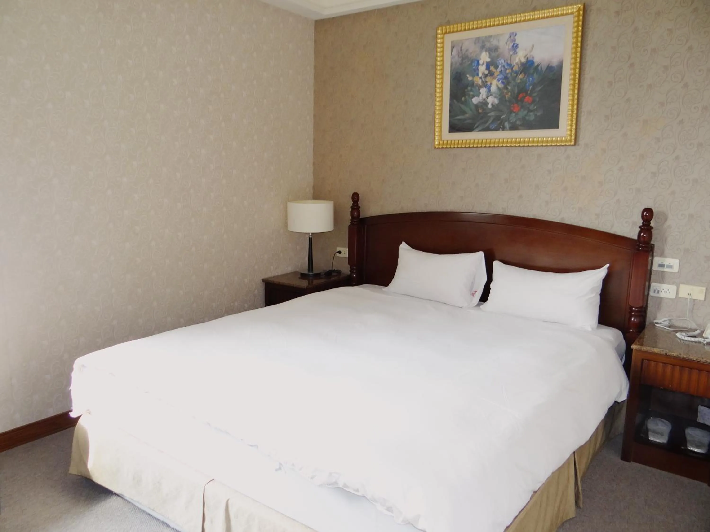 bunk bed, Bed in Wuzhou Hotel