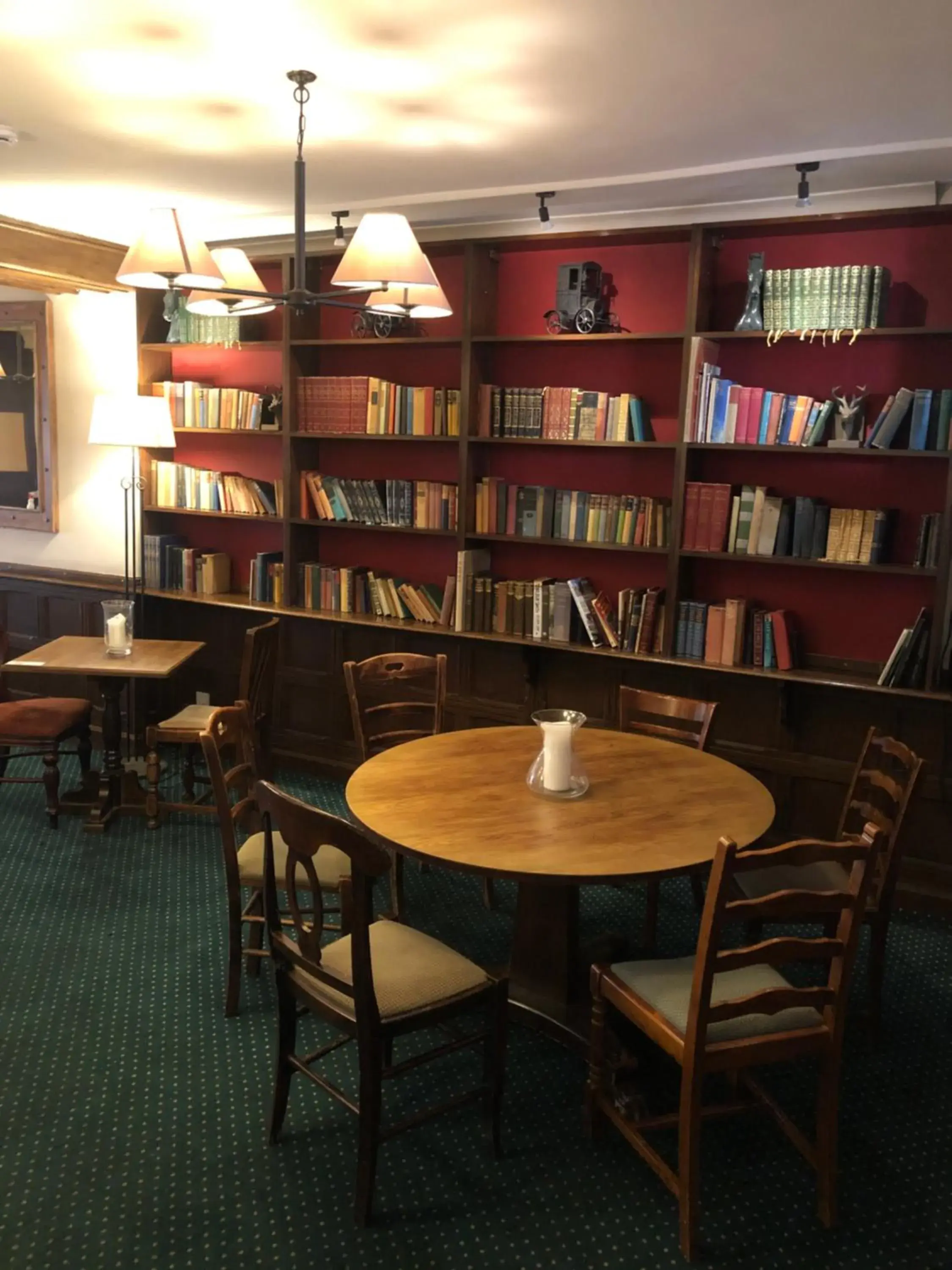 Library in The Rugby Hotel