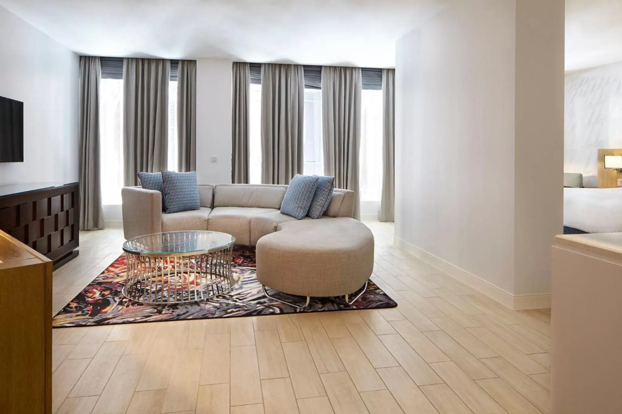 Photo of the whole room, Seating Area in Hotel Indigo Atlanta Downtown, Near Peachtree Center, an IHG Hotel