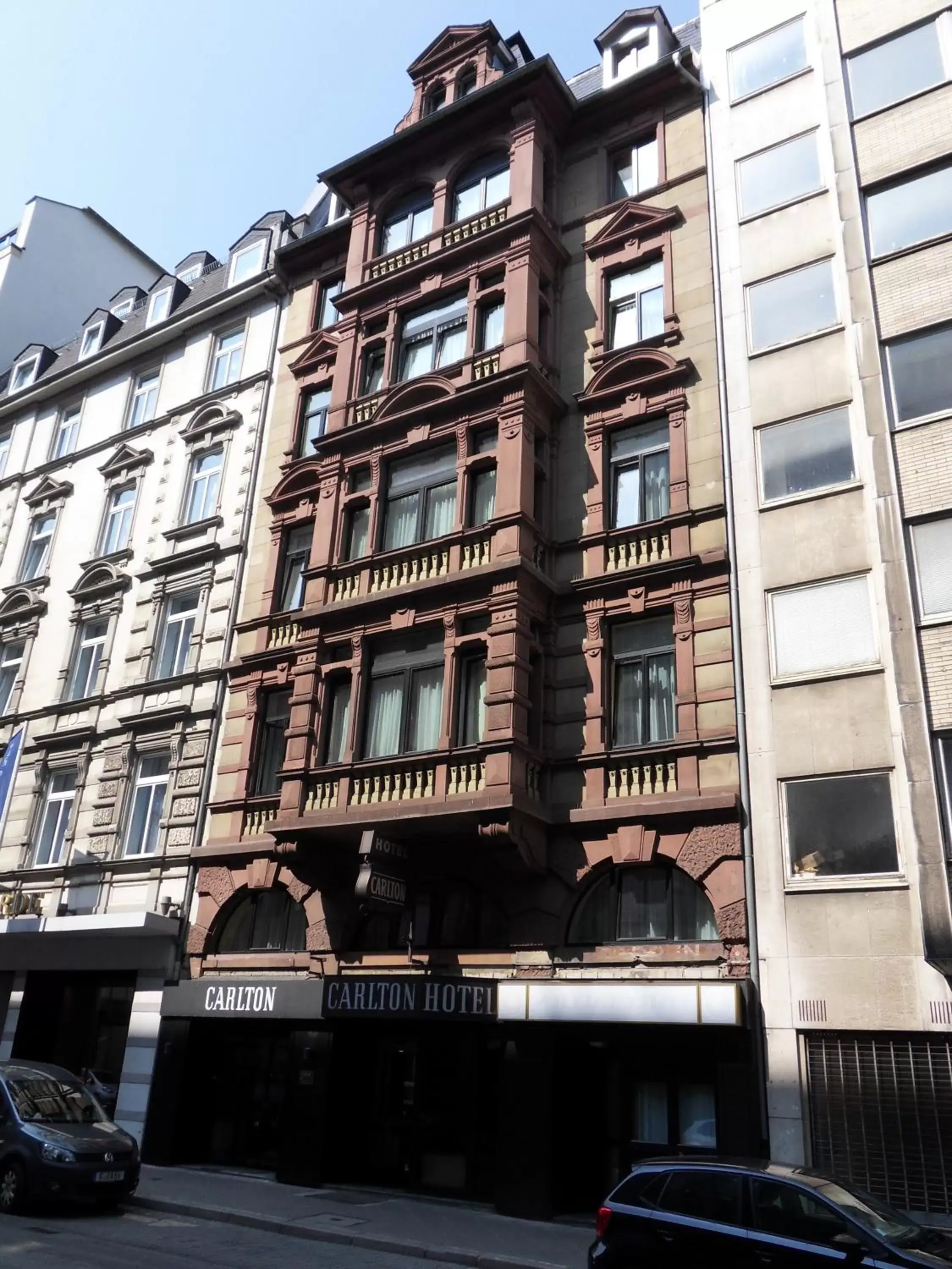 Facade/entrance in Carlton Hotel Facade/entrance in Carlton Hotel