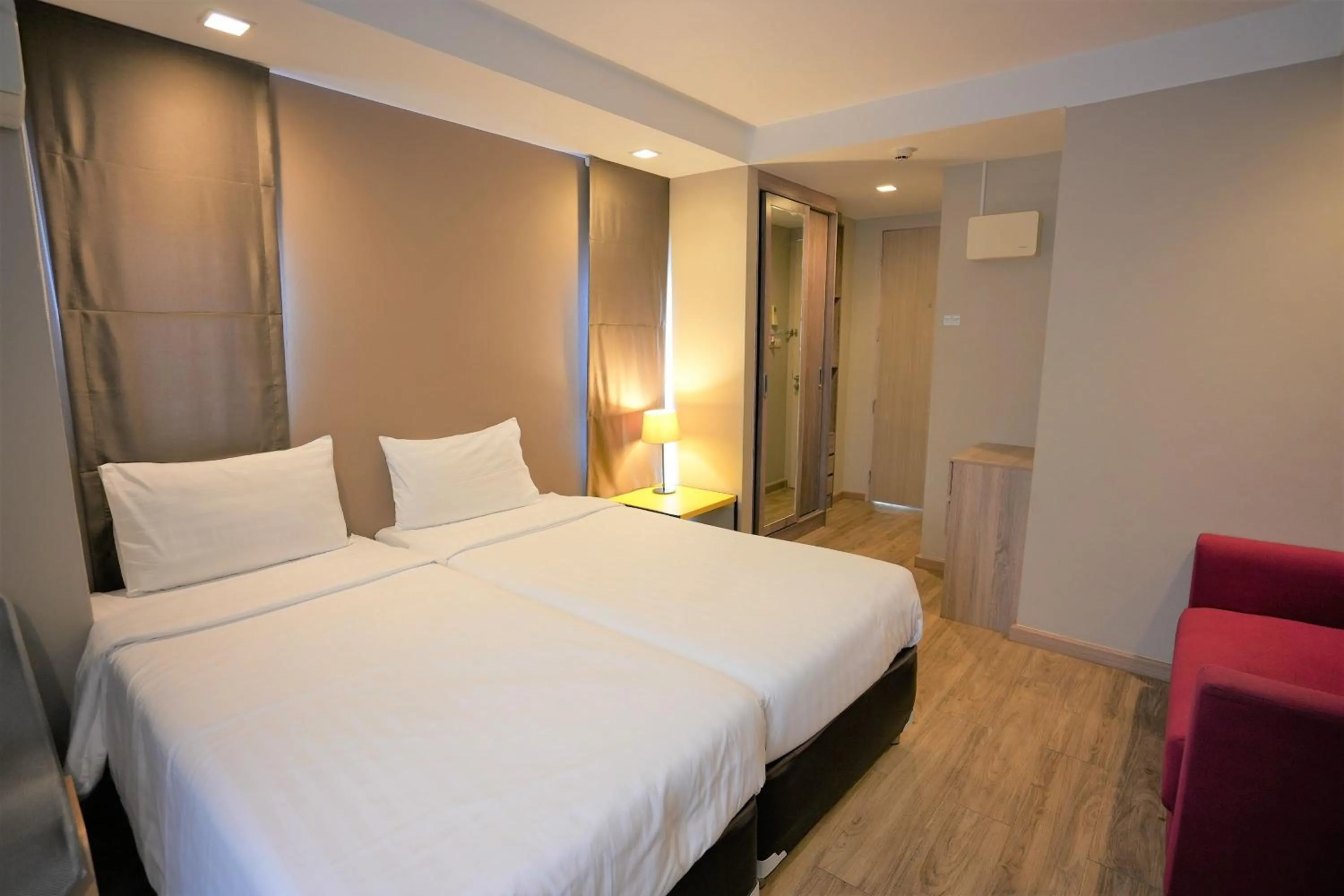 Bedroom, Bed in Baan Tanwa - MRT Ratchadapisek Exit 1 or 2