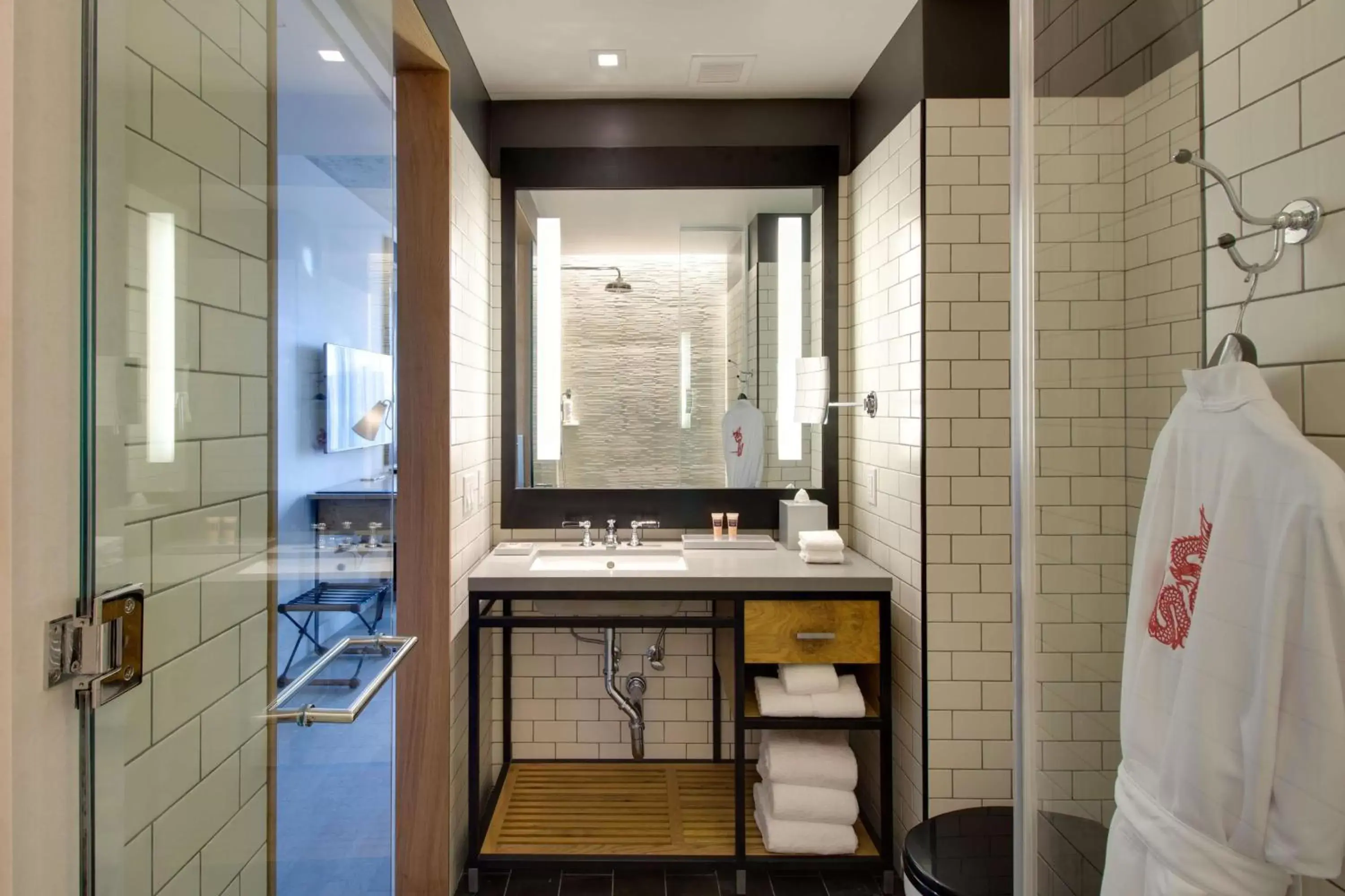 Bathroom, Kitchen/Kitchenette in Hotel 50 Bowery, part of JdV by Hyatt