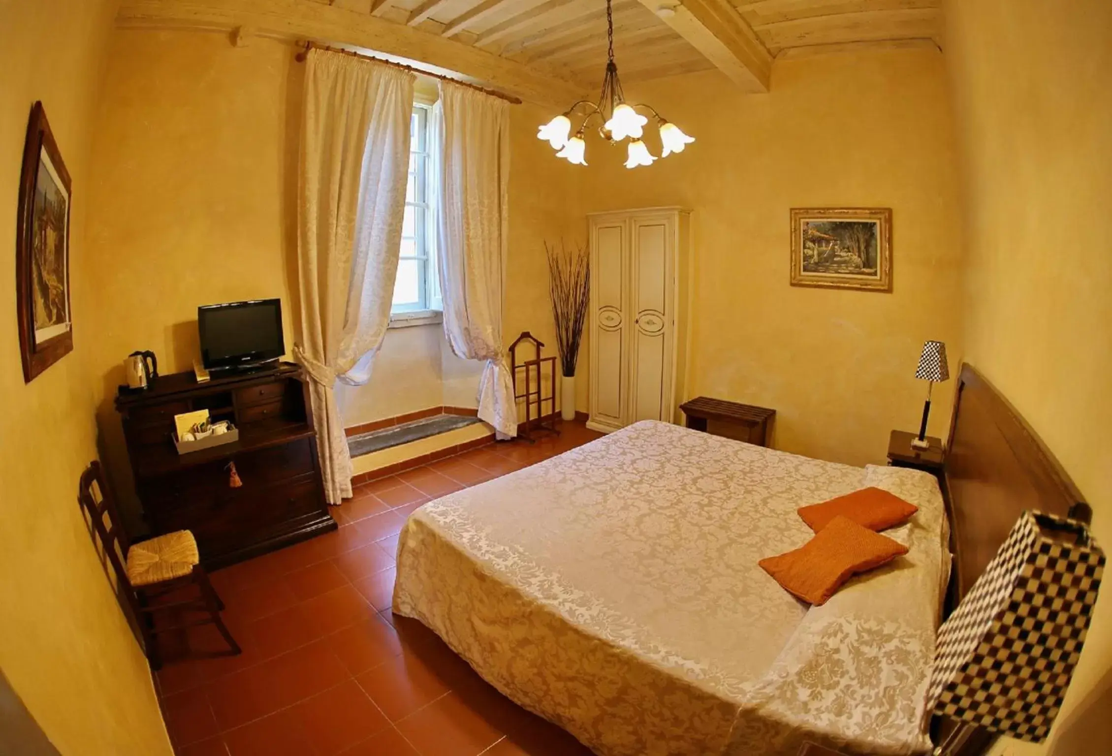 Bedroom, Bed in Hotel Italia Cortona