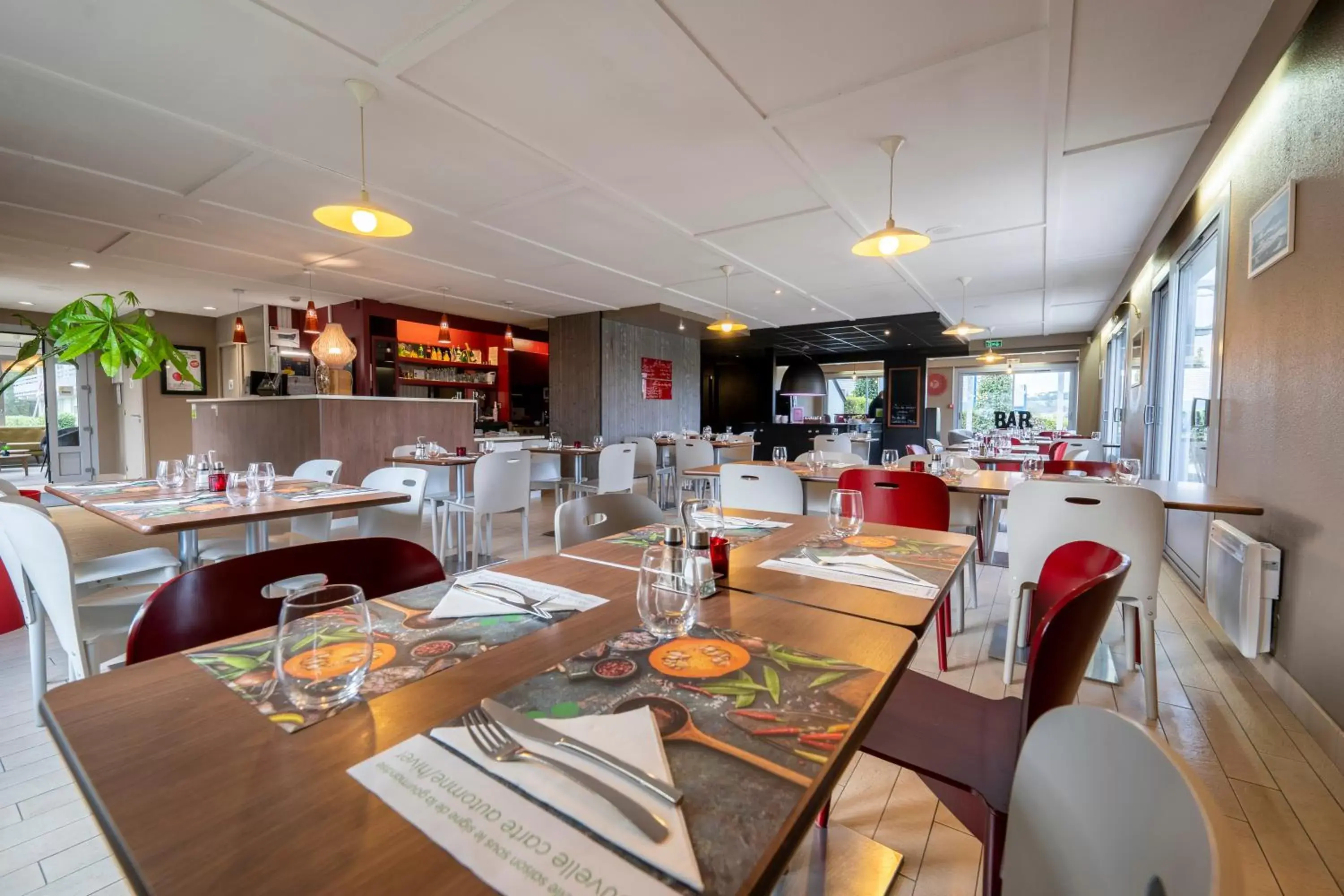 Restaurant/Places to Eat in Campanile Lorient - Lanester