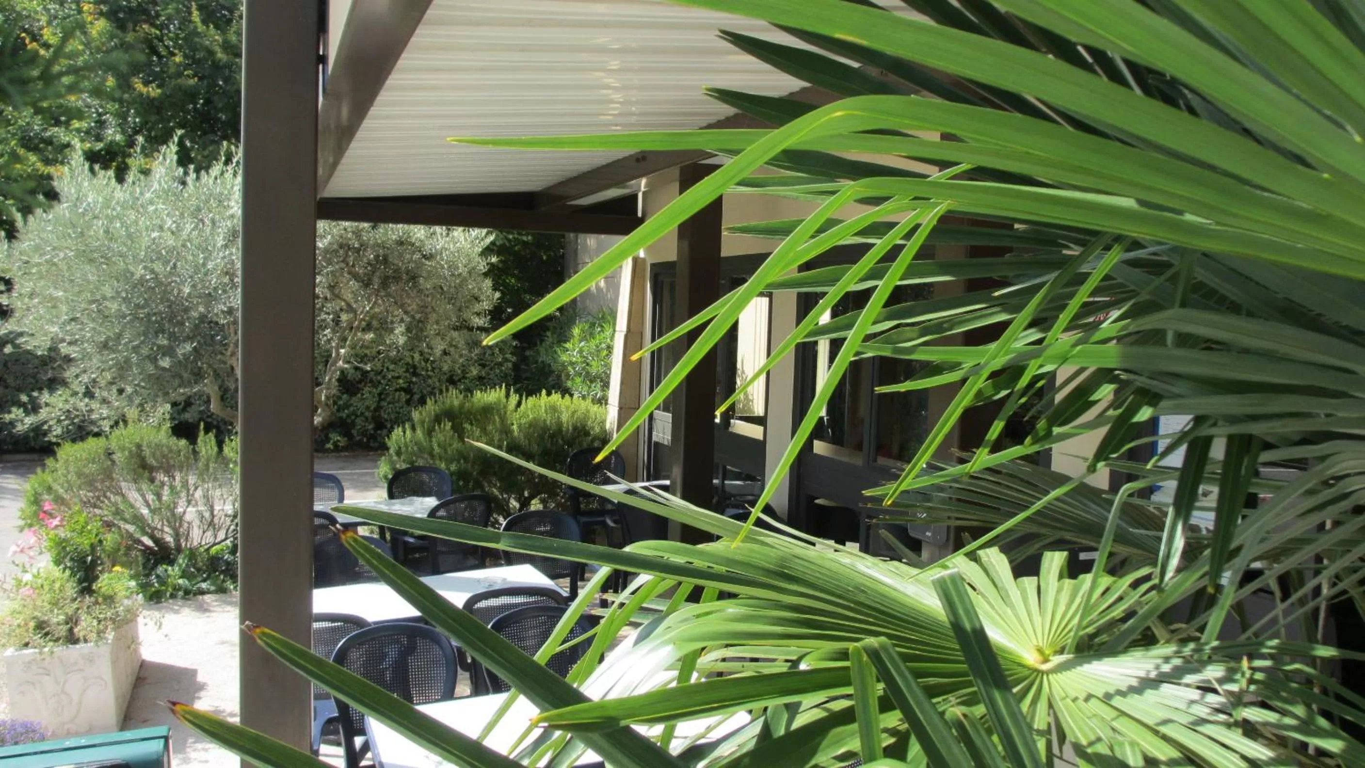 Patio in IBIS Budget Aix en Provence Est Le Canet