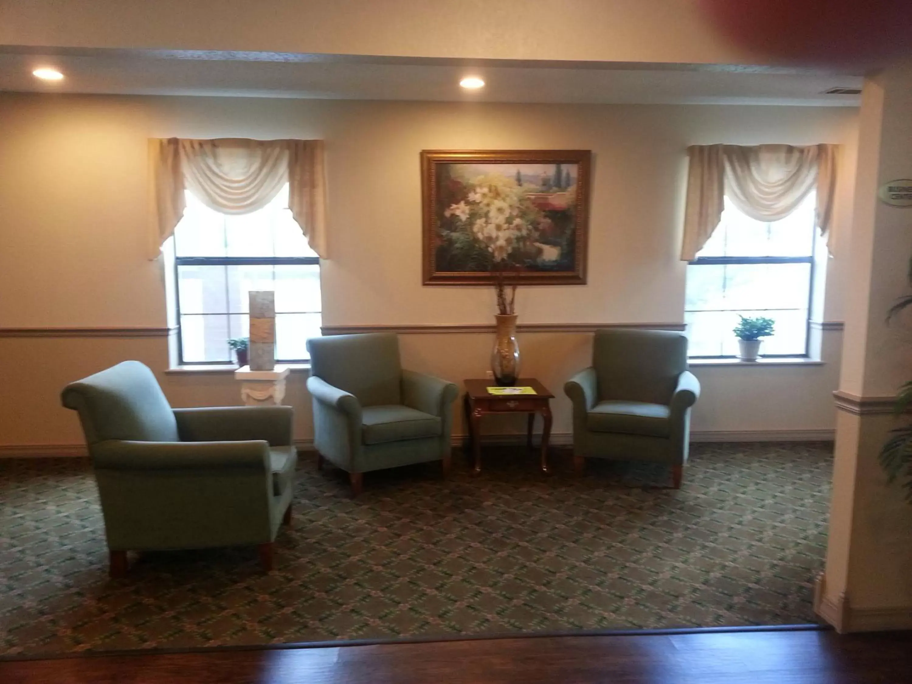 Seating area, Lounge/Bar in Americas Best Value Inn & Suites - Little Rock - Maumelle