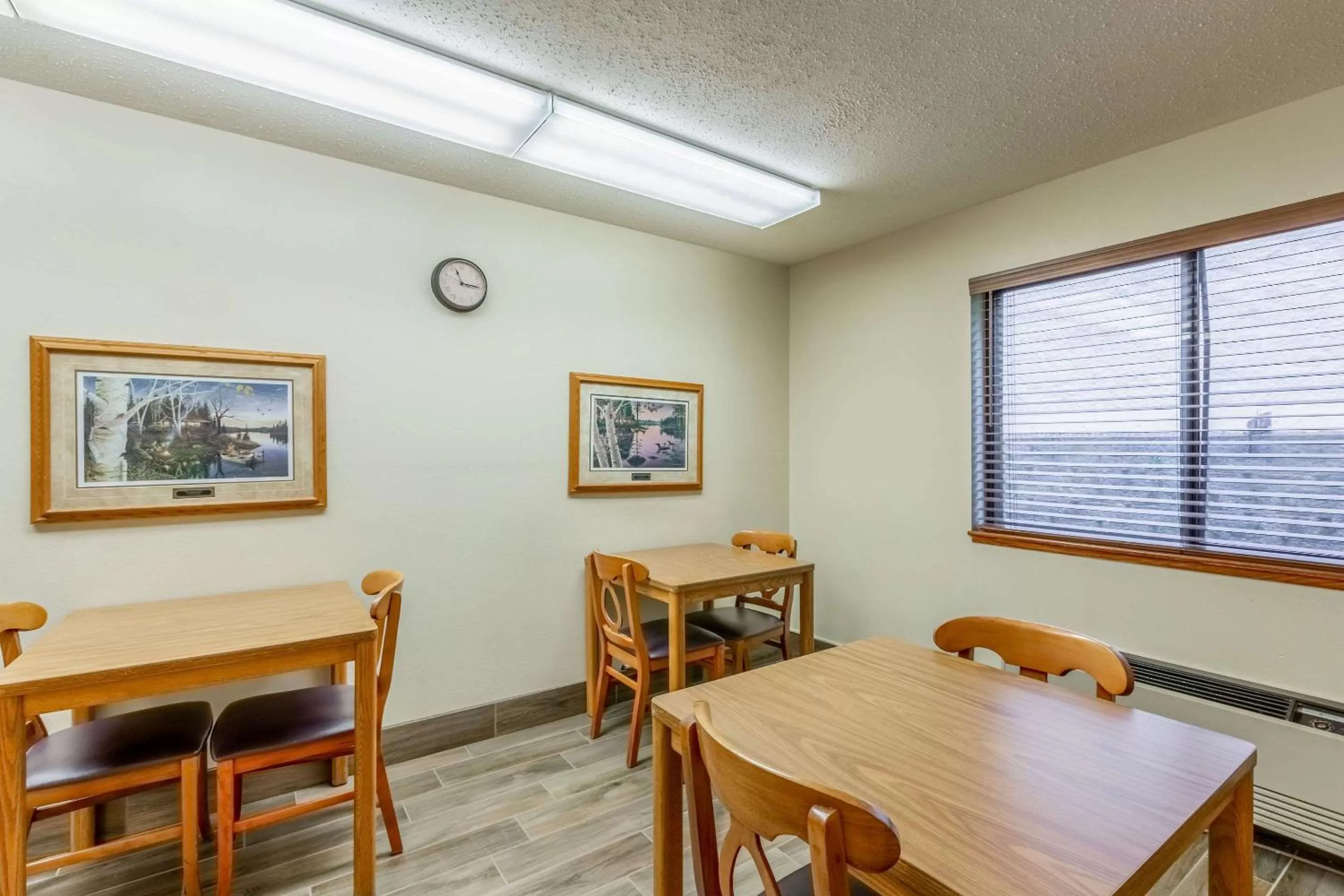 Restaurant/Places to Eat in Rodeway Inn