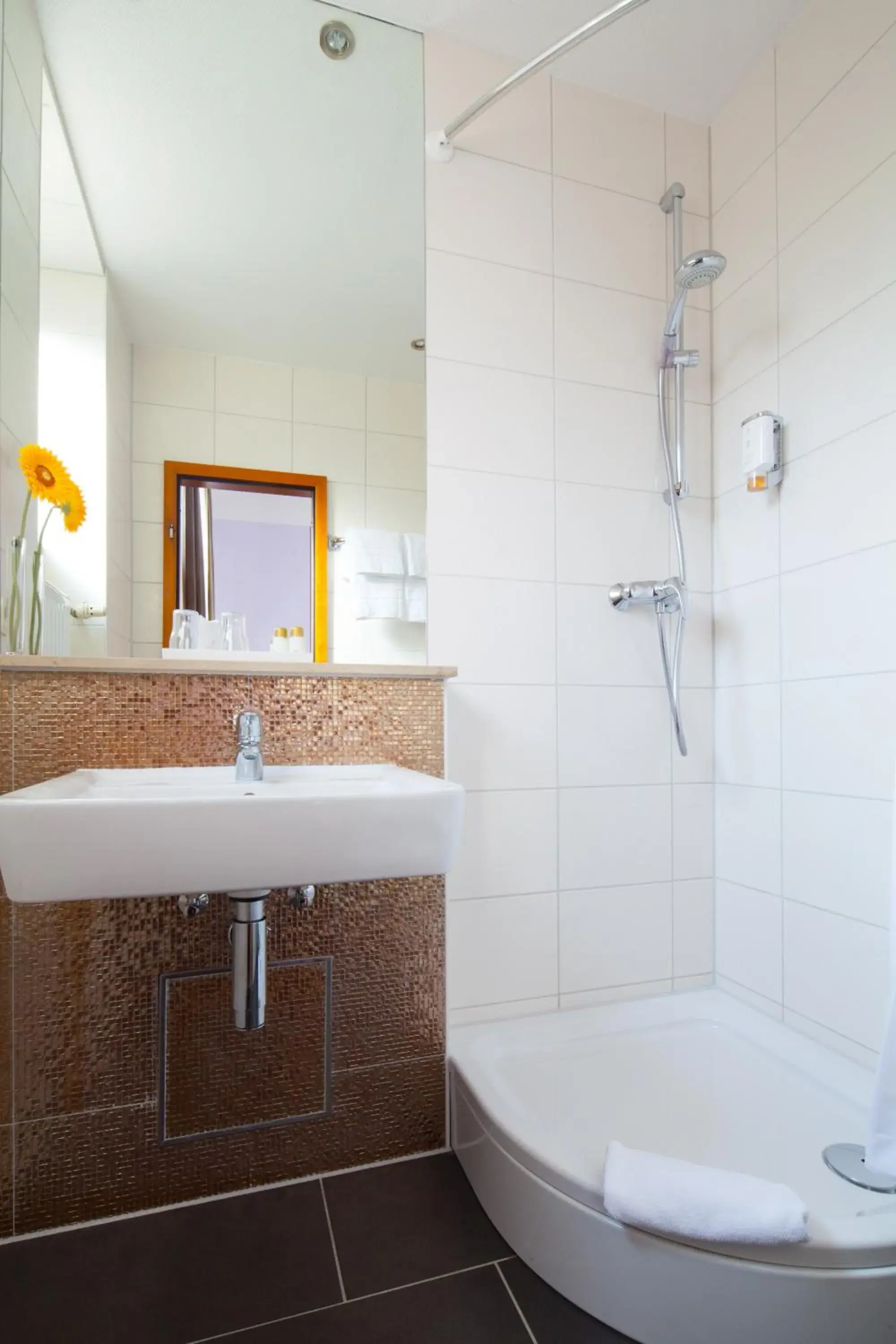 Bathroom in Hotel Elba am Kurfürstendamm - Design Chambers