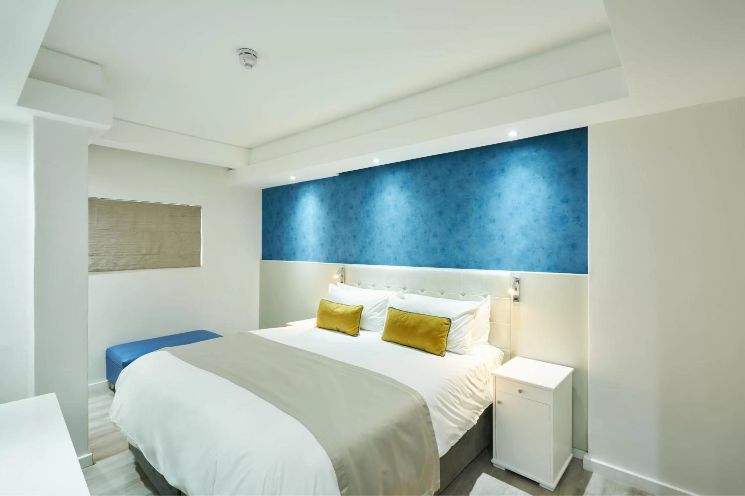 Bedroom, Bed in Protea Hotel by Marriott Cape Town North Wharf