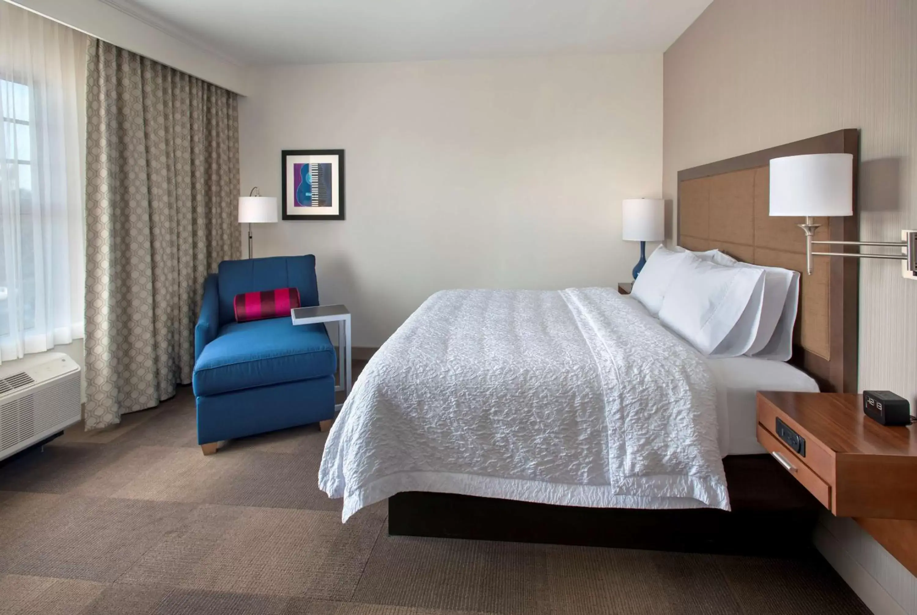 Bed in Hampton Inn by Hilton New Paltz, NY