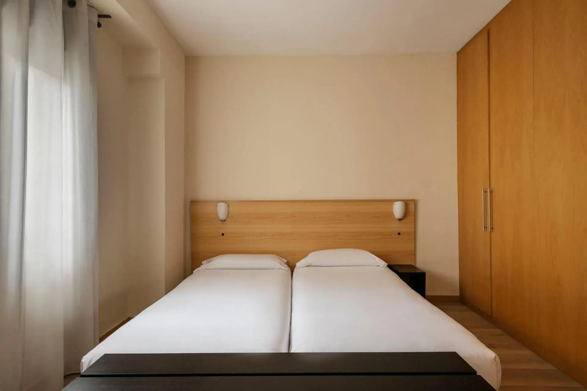 Bedroom, Bed in Barcelona Apartment Villarroel Bedroom, Bed in Barcelona Apartment Villarroel