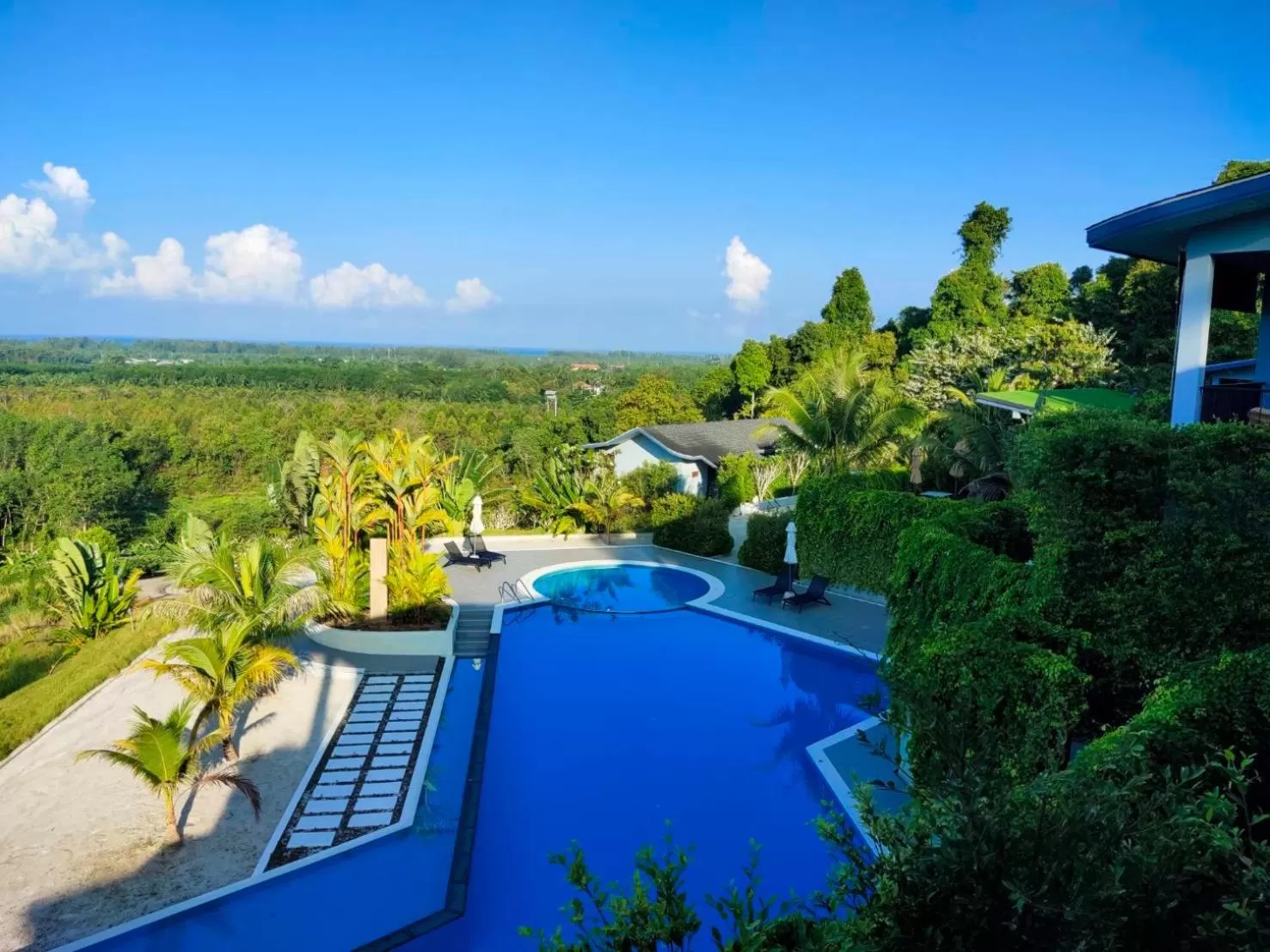 Khaolak Blue Sky Villa