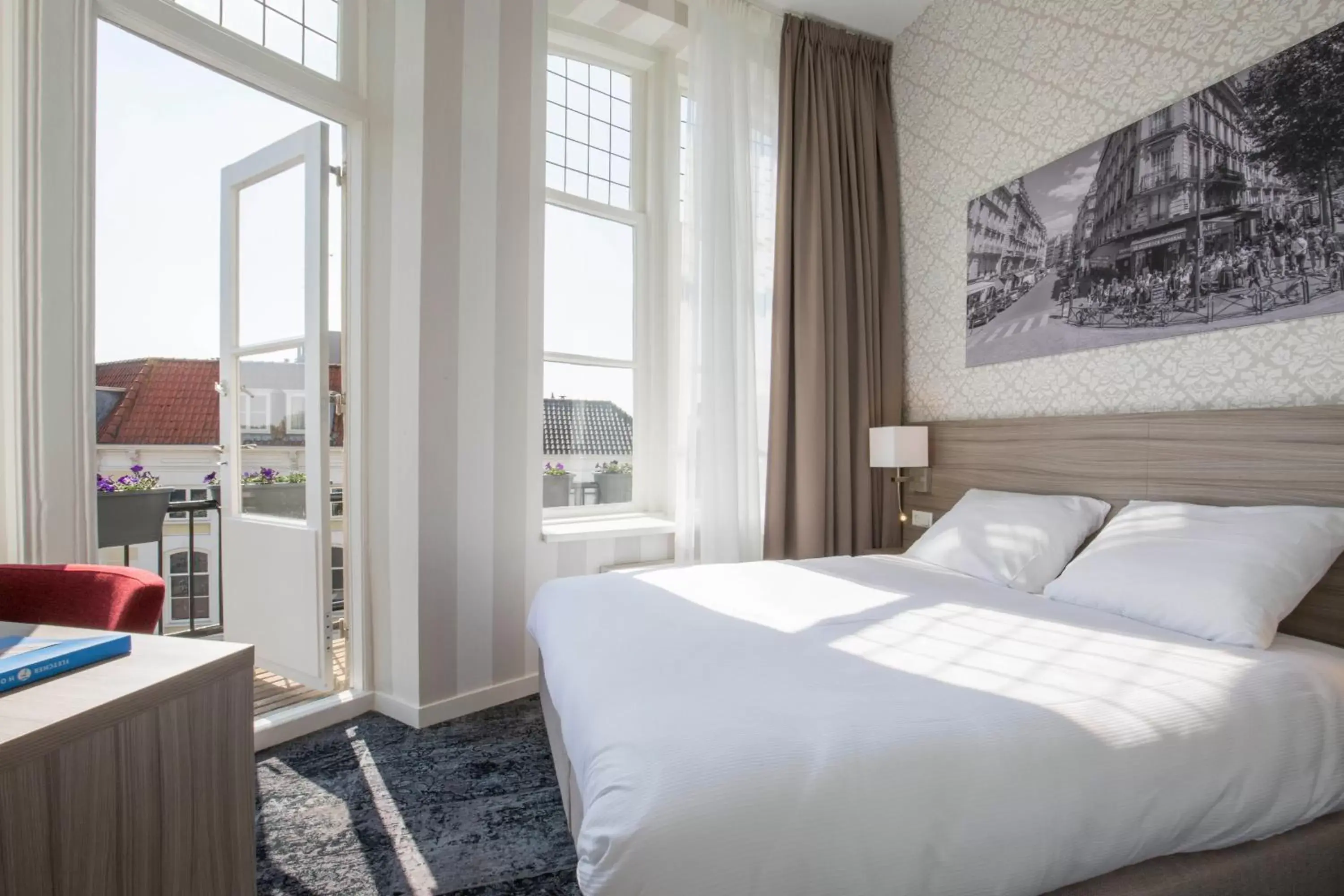 View (from property/room), Bed in Fletcher Hotel-Restaurant Middelburg